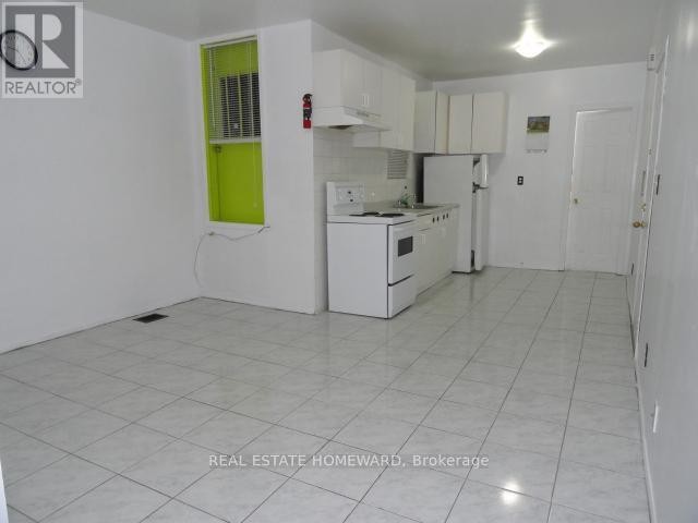 












2438 DANFORTH AVENUE

,
Toronto (East End-Danforth),




Ontario
M4C1K9

