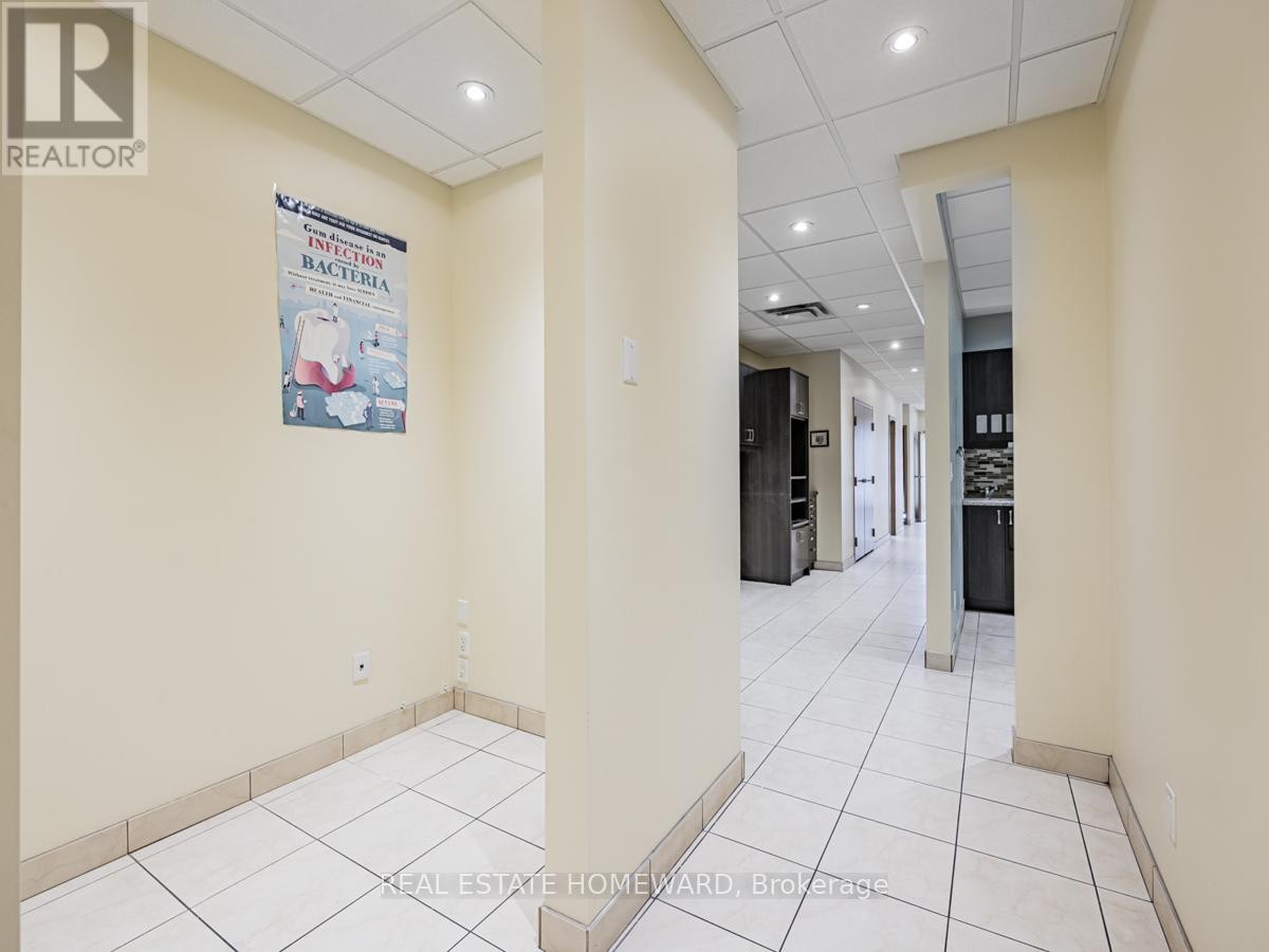 












2438 DANFORTH AVENUE

,
Toronto (East End-Danforth),




Ontario
M4C1K9

