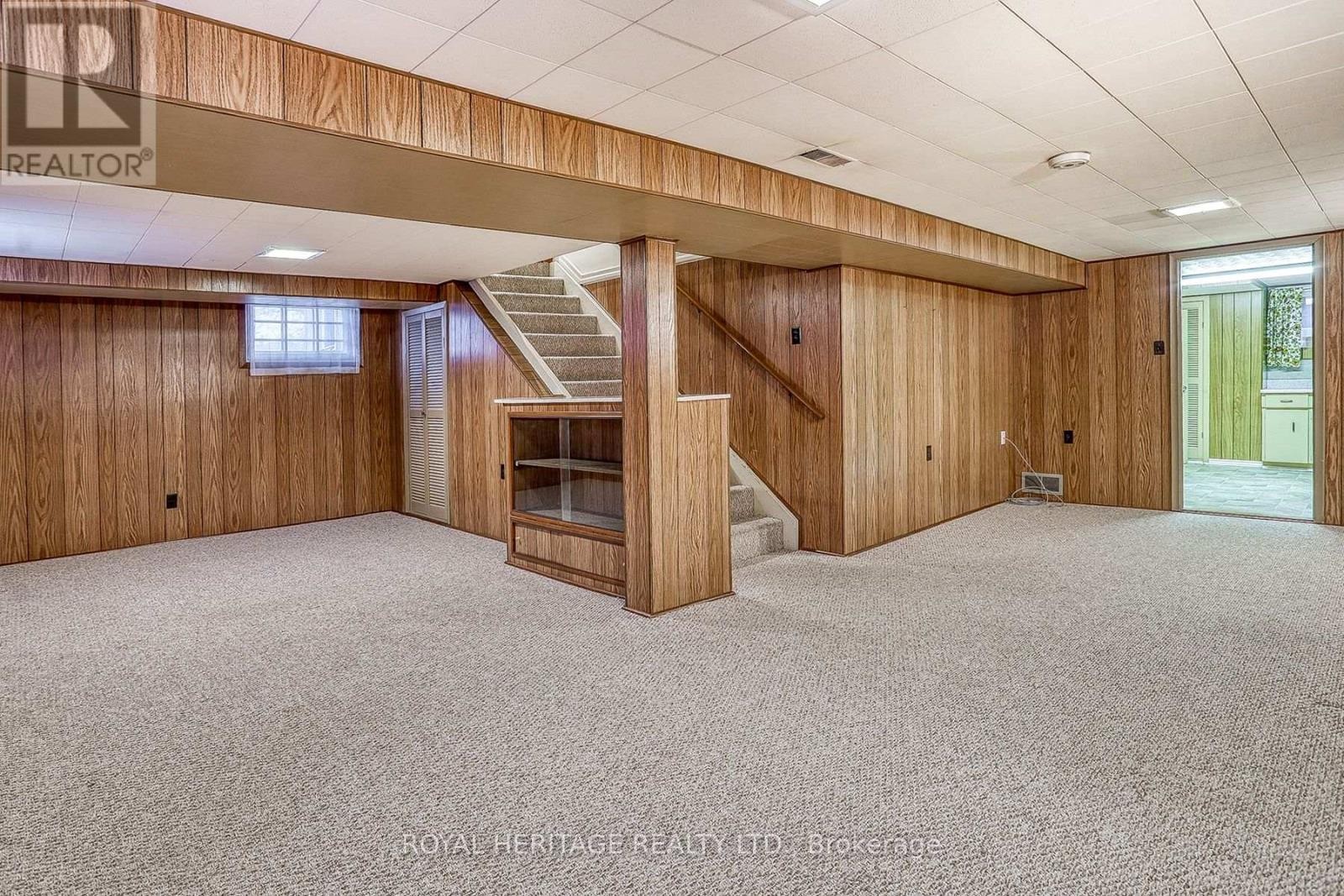 












339 NIPIGON STREET E

,
Oshawa (McLaughlin),




Ontario
L1J4P1

