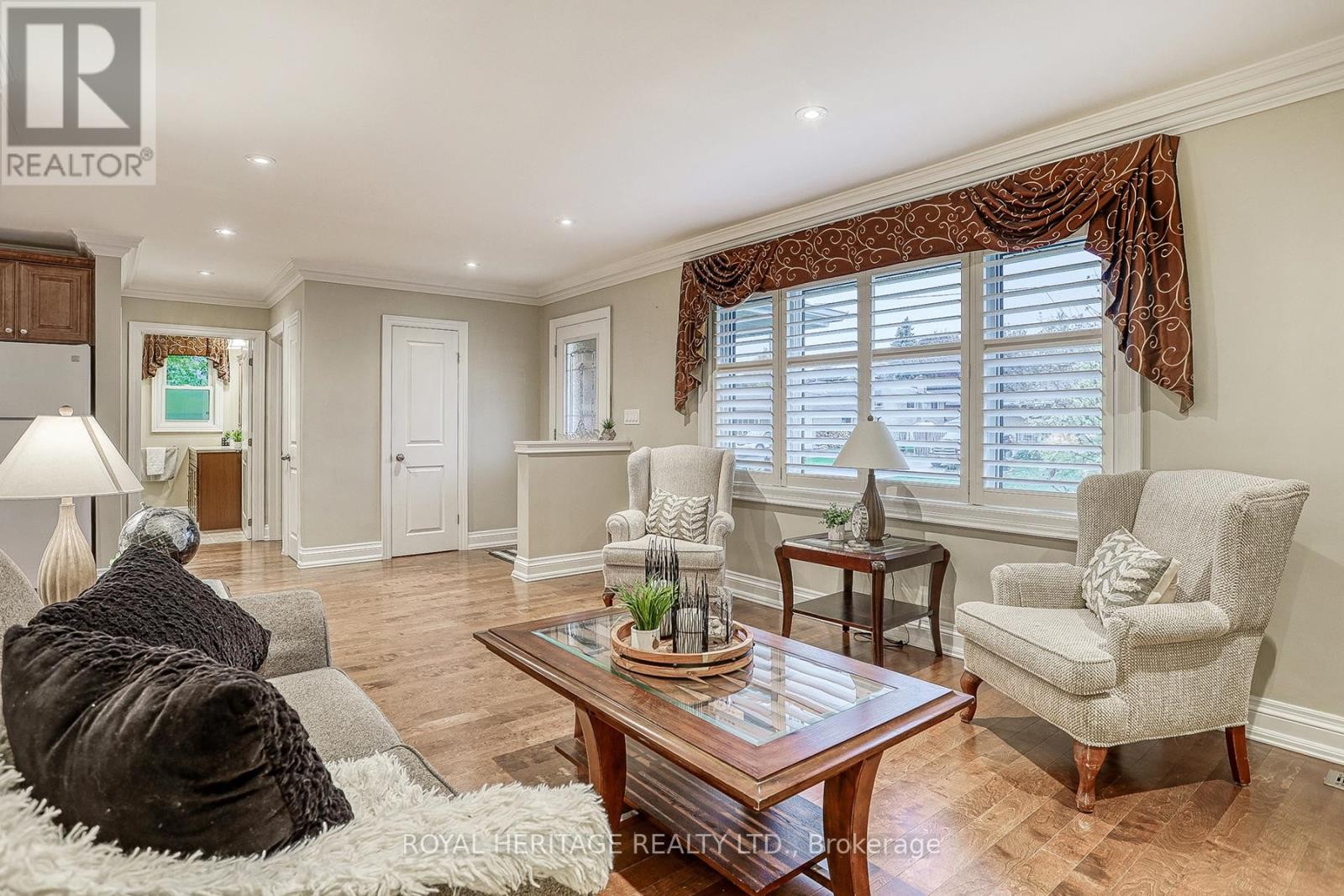 












339 NIPIGON STREET E

,
Oshawa (McLaughlin),




Ontario
L1J4P1

