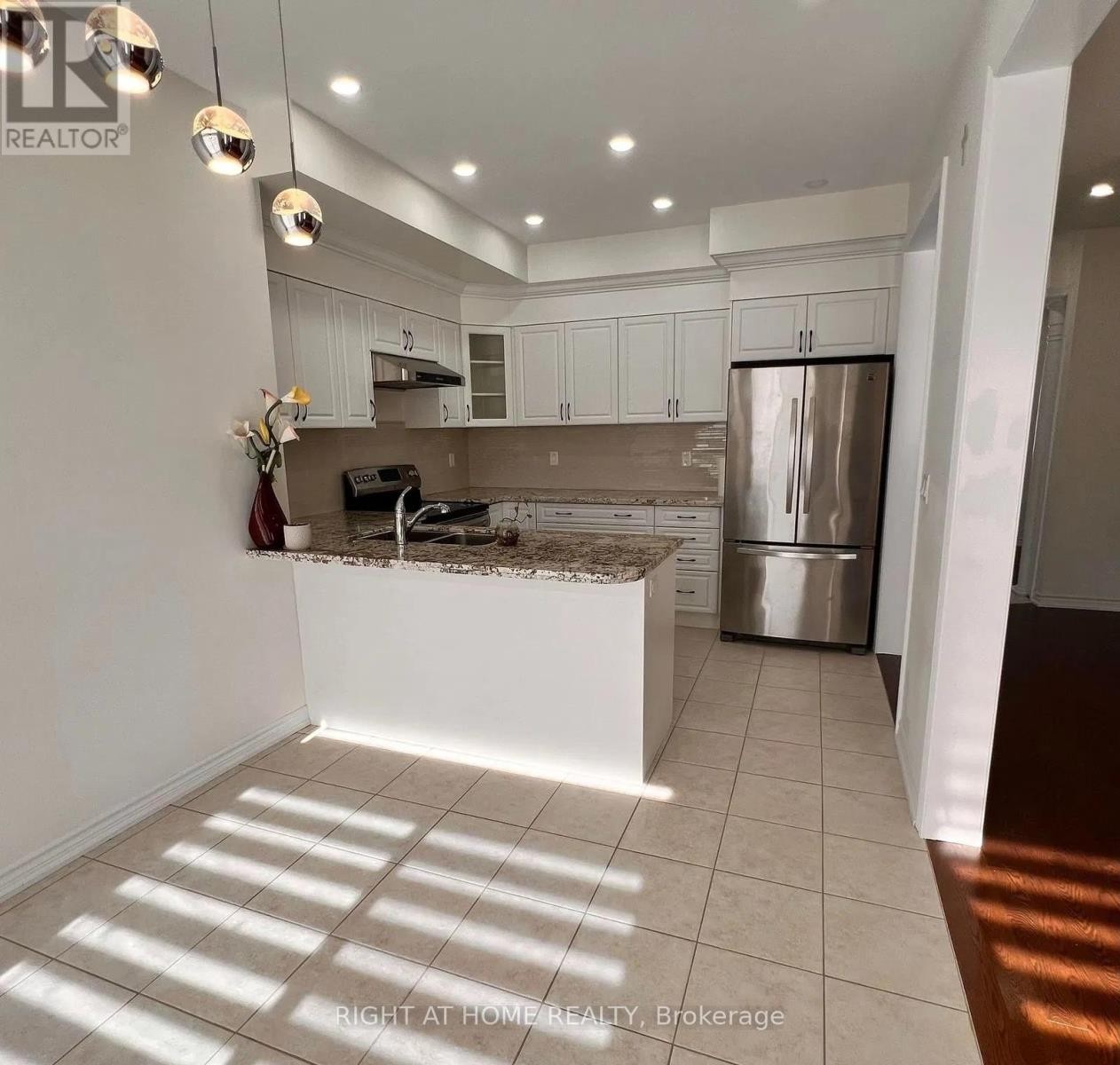 












18 GOHEEN STREET

,
Clarington (Newcastle),




Ontario
L1B0K7

