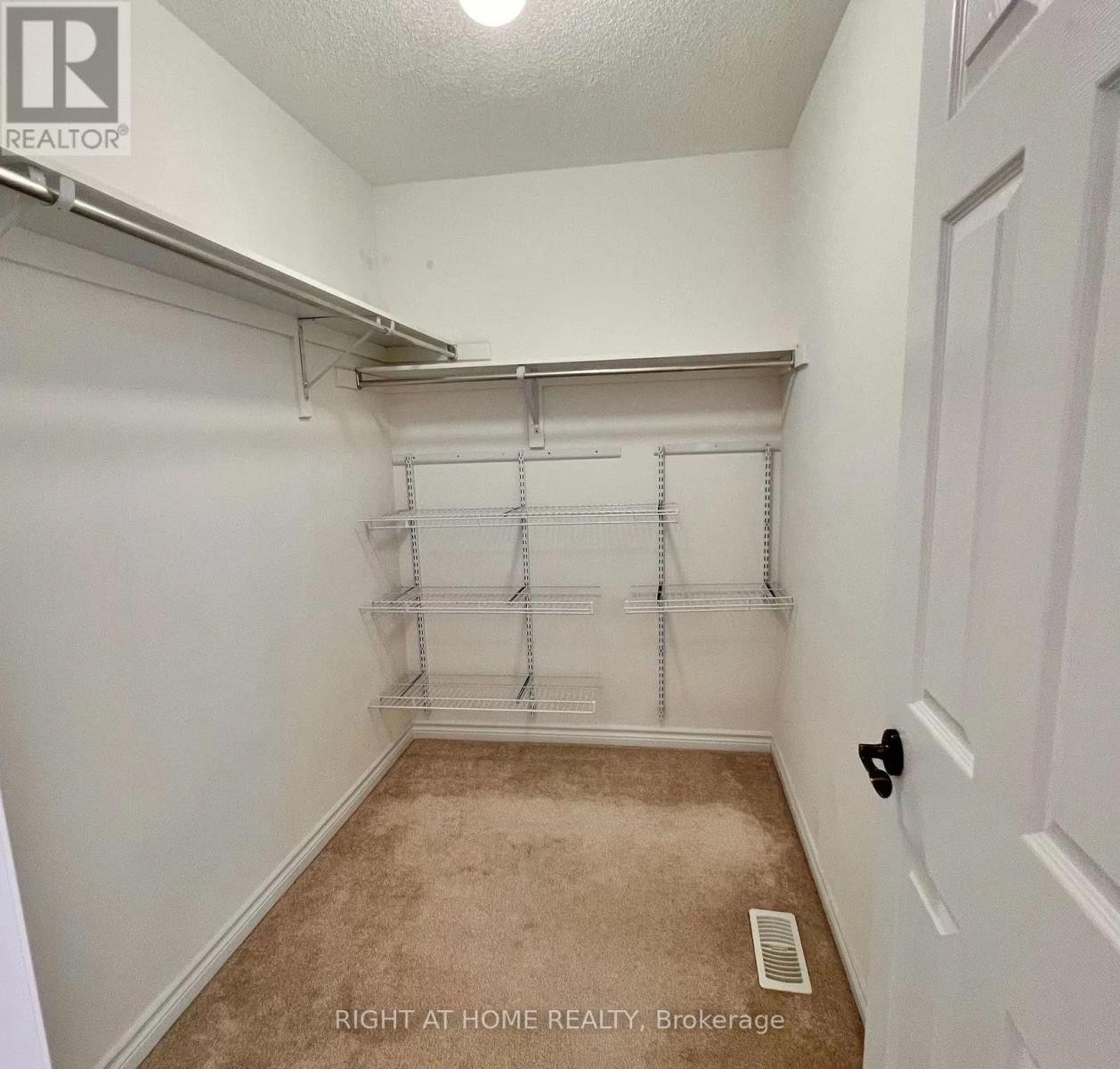 












18 GOHEEN STREET

,
Clarington (Newcastle),




Ontario
L1B0K7


