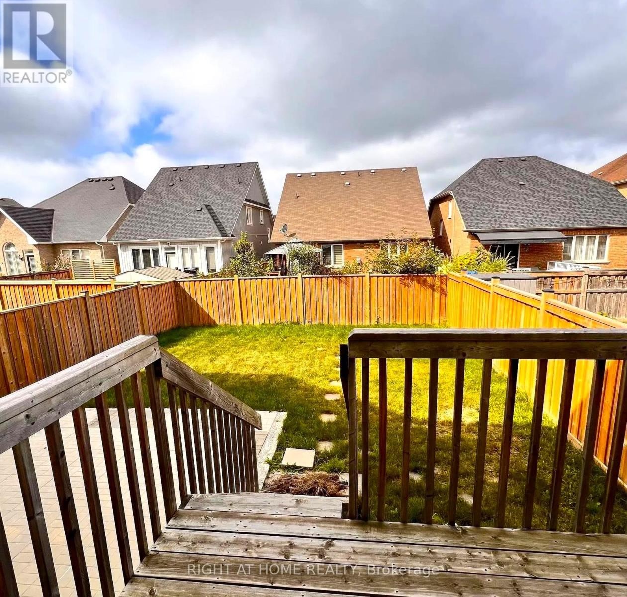 












18 GOHEEN STREET

,
Clarington (Newcastle),




Ontario
L1B0K7


