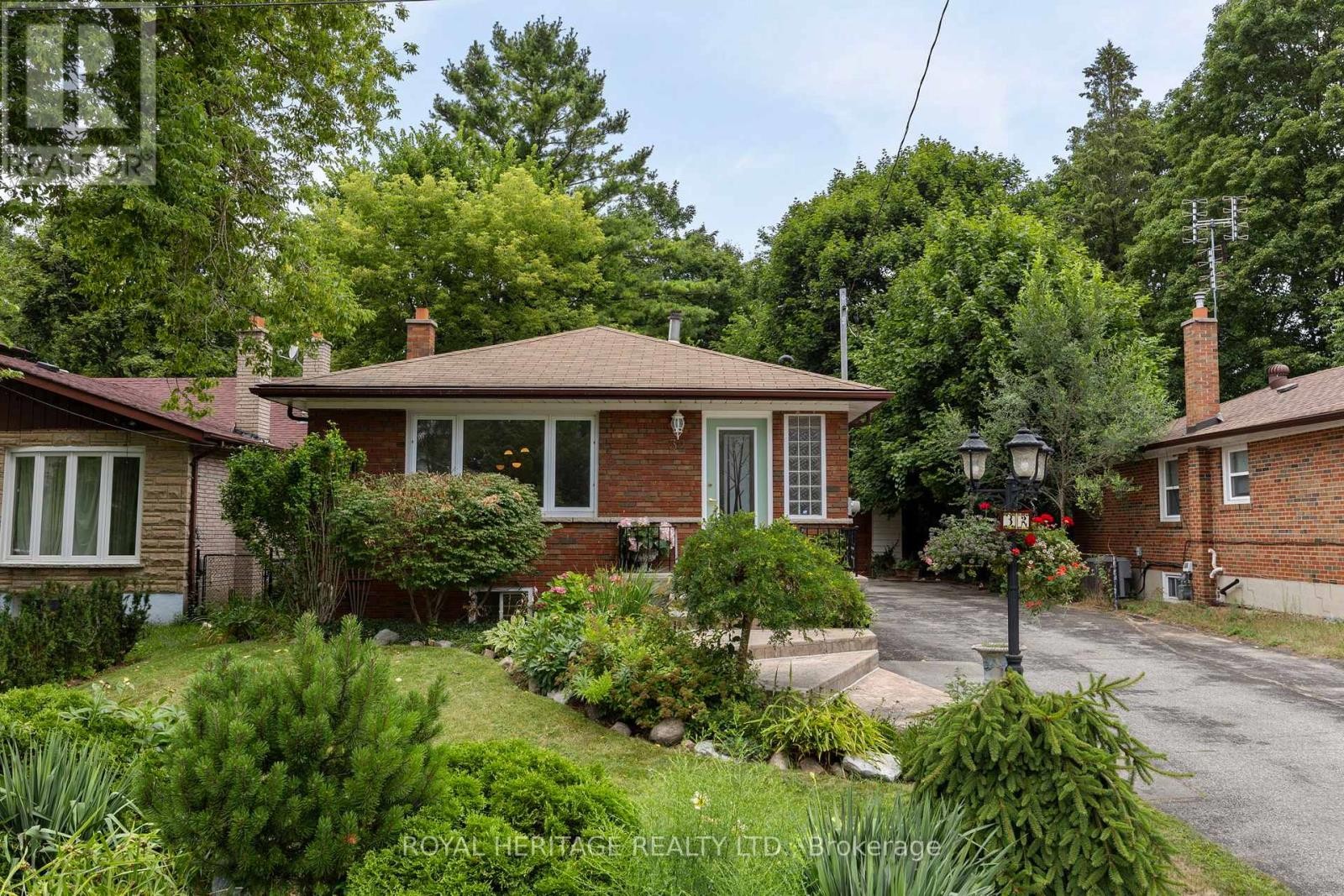 












32 BEATH STREET

,
Toronto (West Hill),




Ontario
M1E3J3


