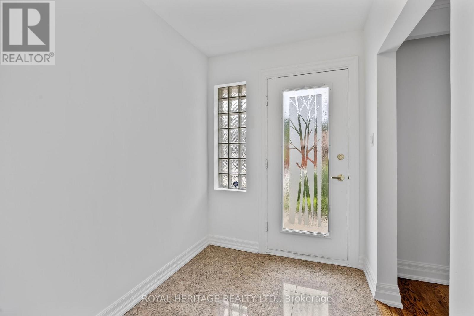 












32 BEATH STREET

,
Toronto (West Hill),




Ontario
M1E3J3

