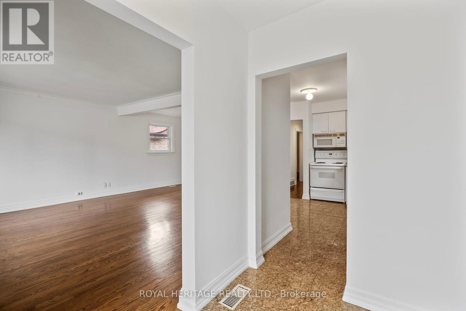 












32 BEATH STREET

,
Toronto (West Hill),




Ontario
M1E3J3

