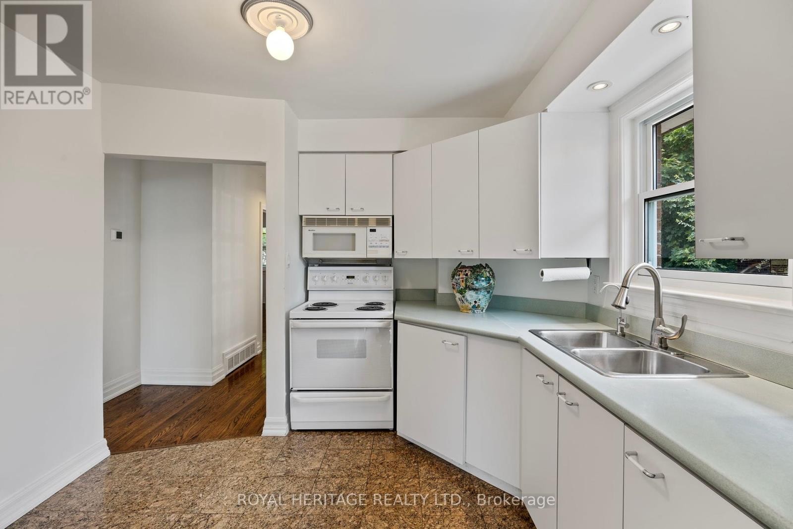 












32 BEATH STREET

,
Toronto (West Hill),




Ontario
M1E3J3

