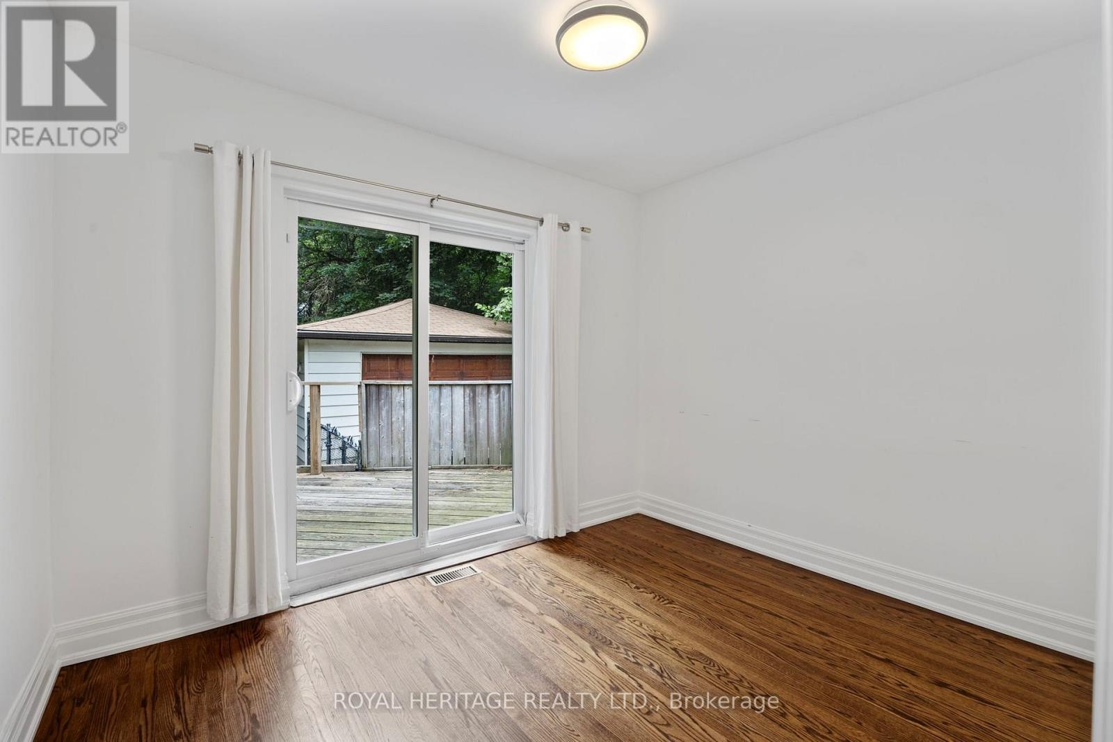 












32 BEATH STREET

,
Toronto (West Hill),




Ontario
M1E3J3

