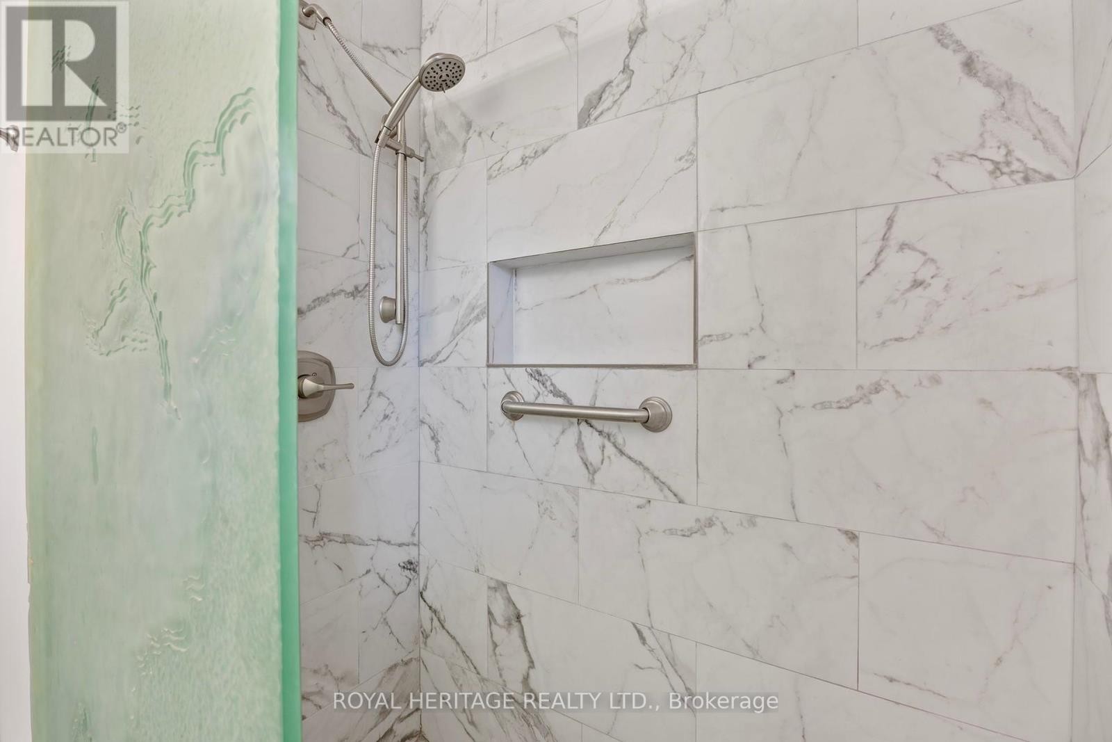 












32 BEATH STREET

,
Toronto (West Hill),




Ontario
M1E3J3

