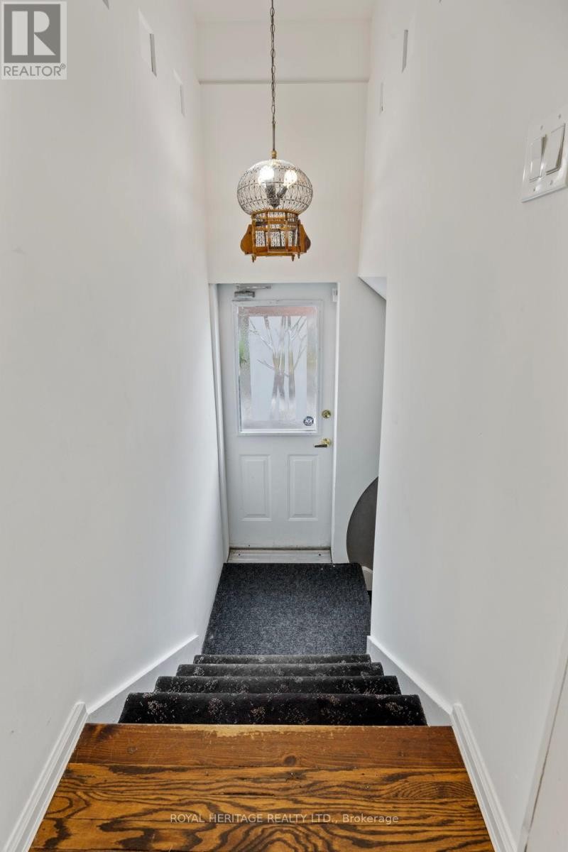 












32 BEATH STREET

,
Toronto (West Hill),




Ontario
M1E3J3

