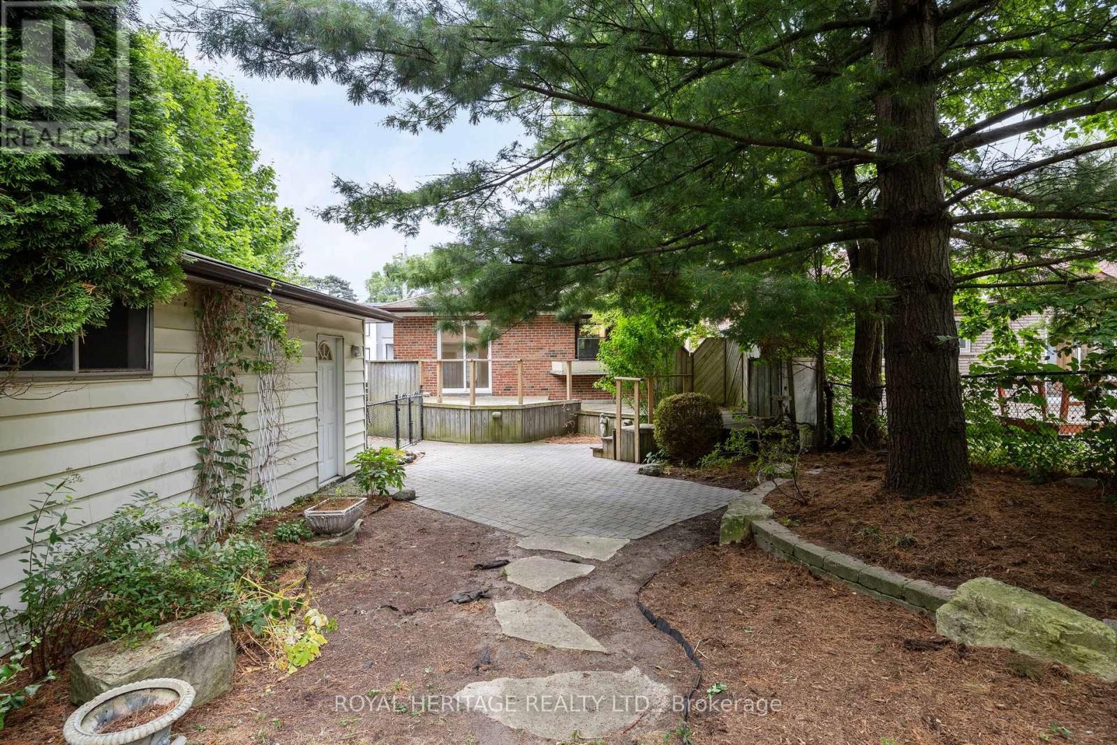 












32 BEATH STREET

,
Toronto (West Hill),




Ontario
M1E3J3

