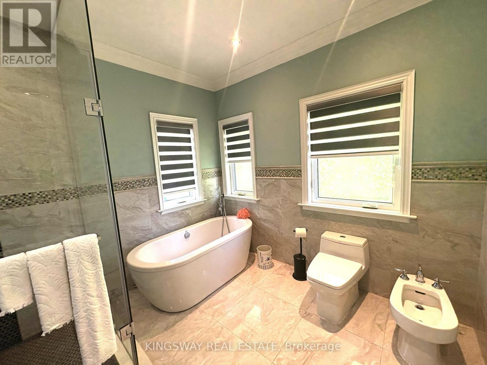 












3686 ELLESMERE ROAD S

,
Toronto (Highland Creek),




Ontario
M1C1H6

