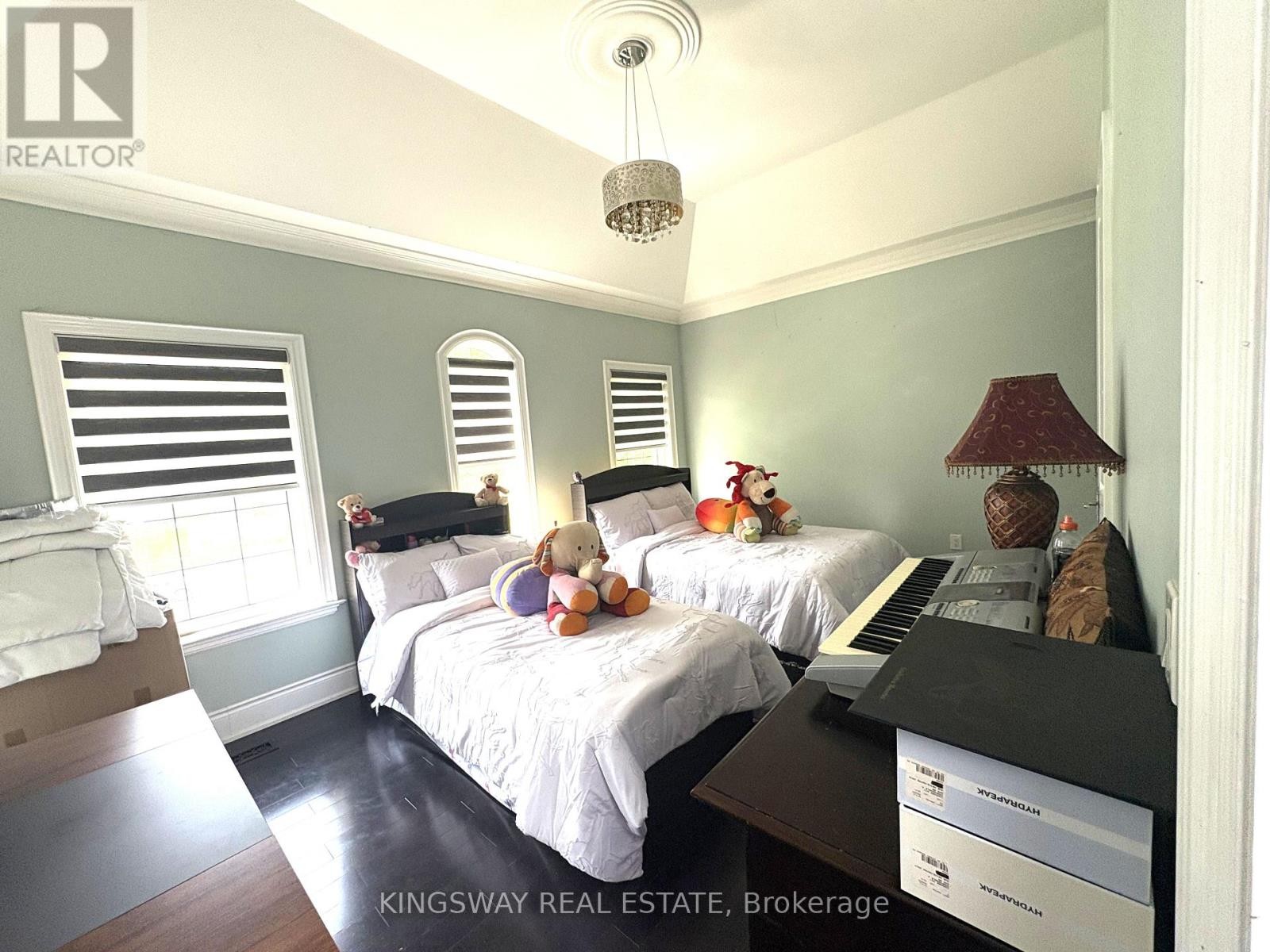 












3686 ELLESMERE ROAD S

,
Toronto (Highland Creek),




Ontario
M1C1H6

