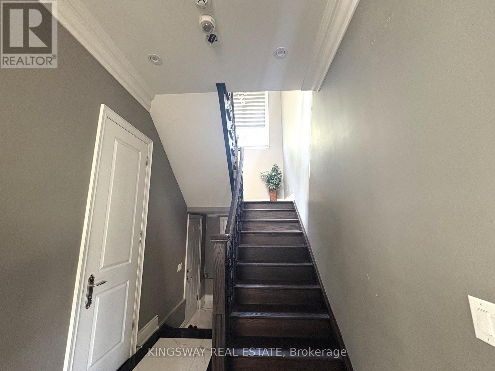 












3686 ELLESMERE ROAD S

,
Toronto (Highland Creek),




Ontario
M1C1H6

