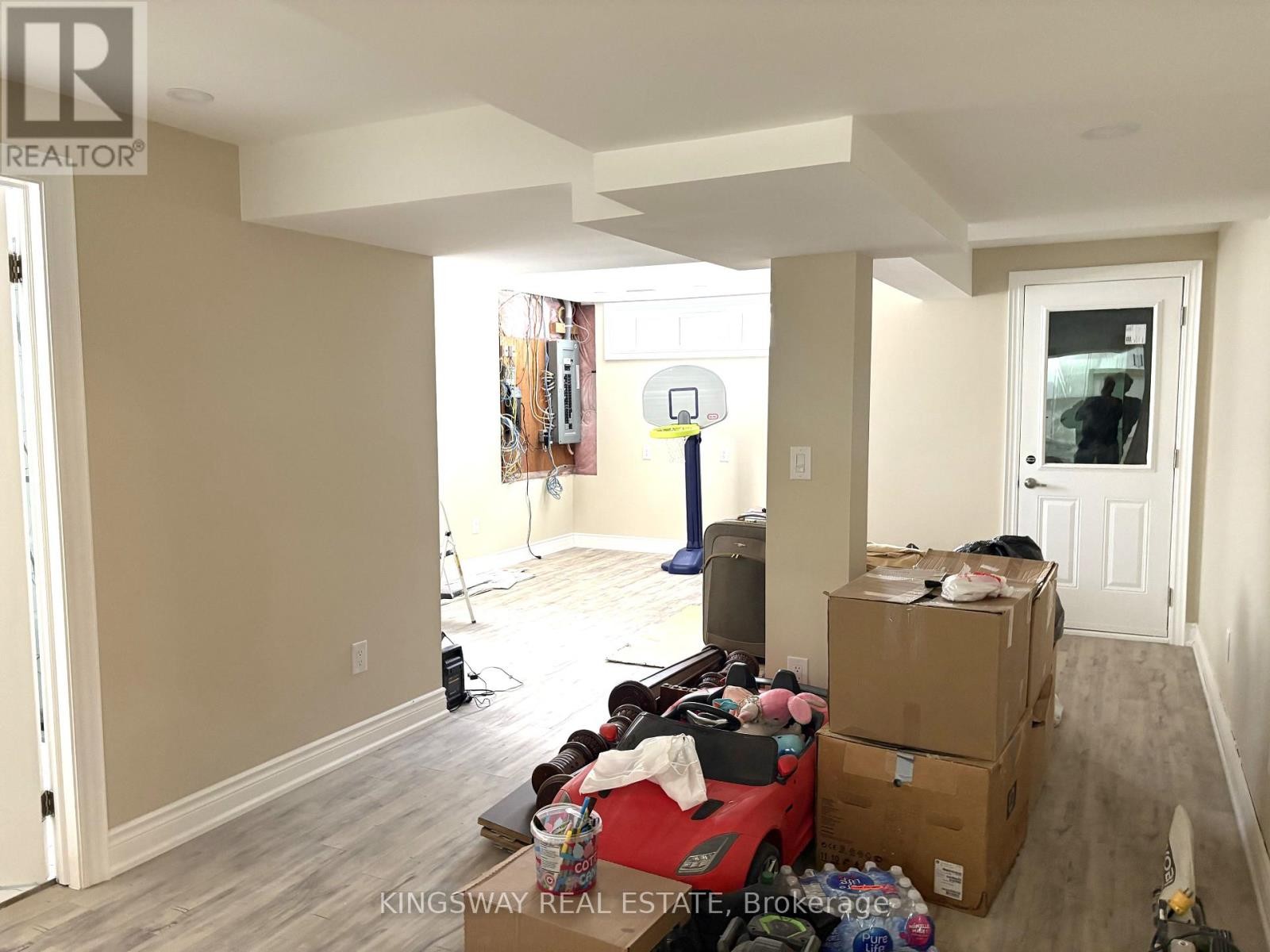 












3686 ELLESMERE ROAD S

,
Toronto (Highland Creek),




Ontario
M1C1H6

