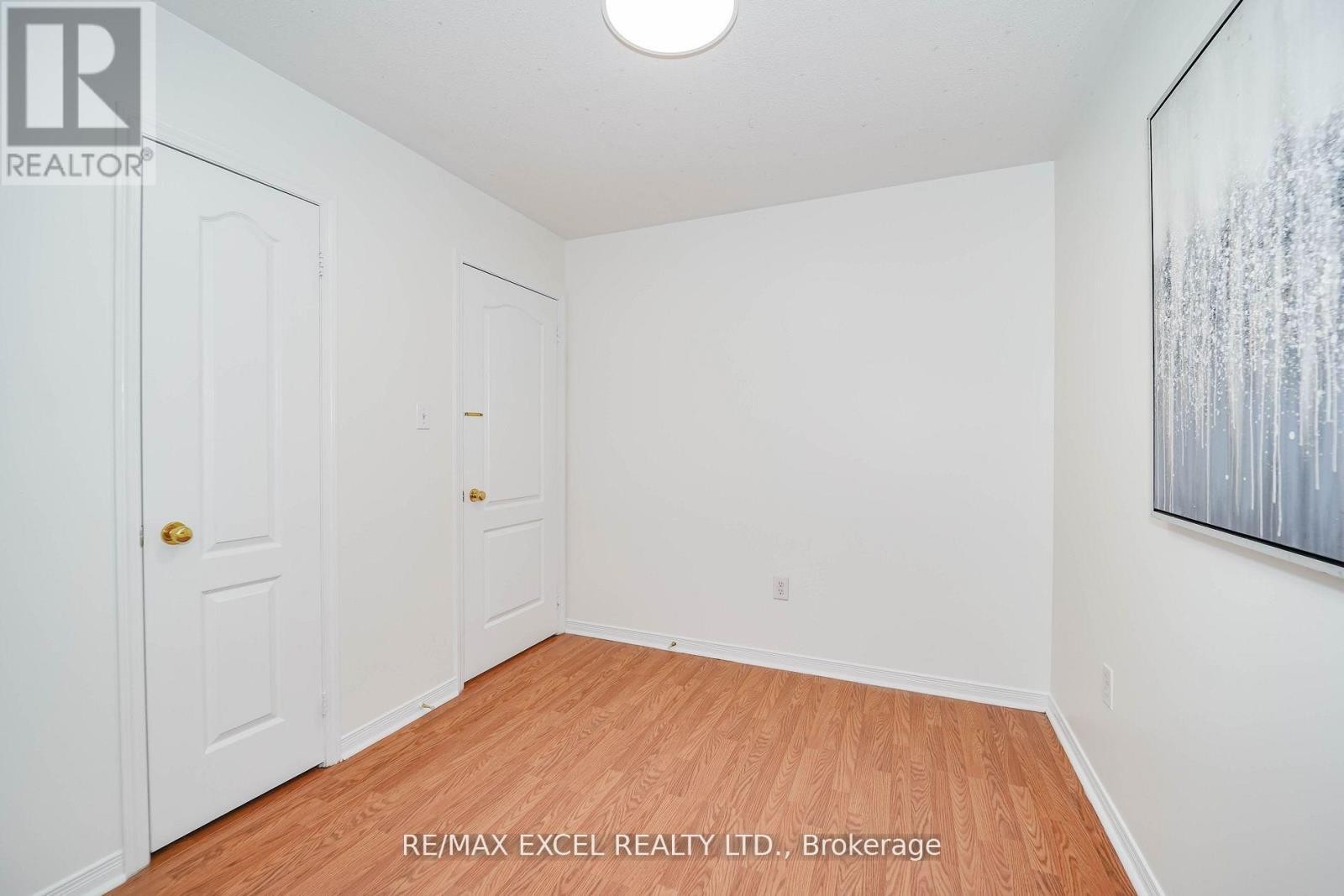 












4 - 2784 EGLINTON AVENUE E

,
Toronto (Eglinton East),




Ontario
M1J2C8

