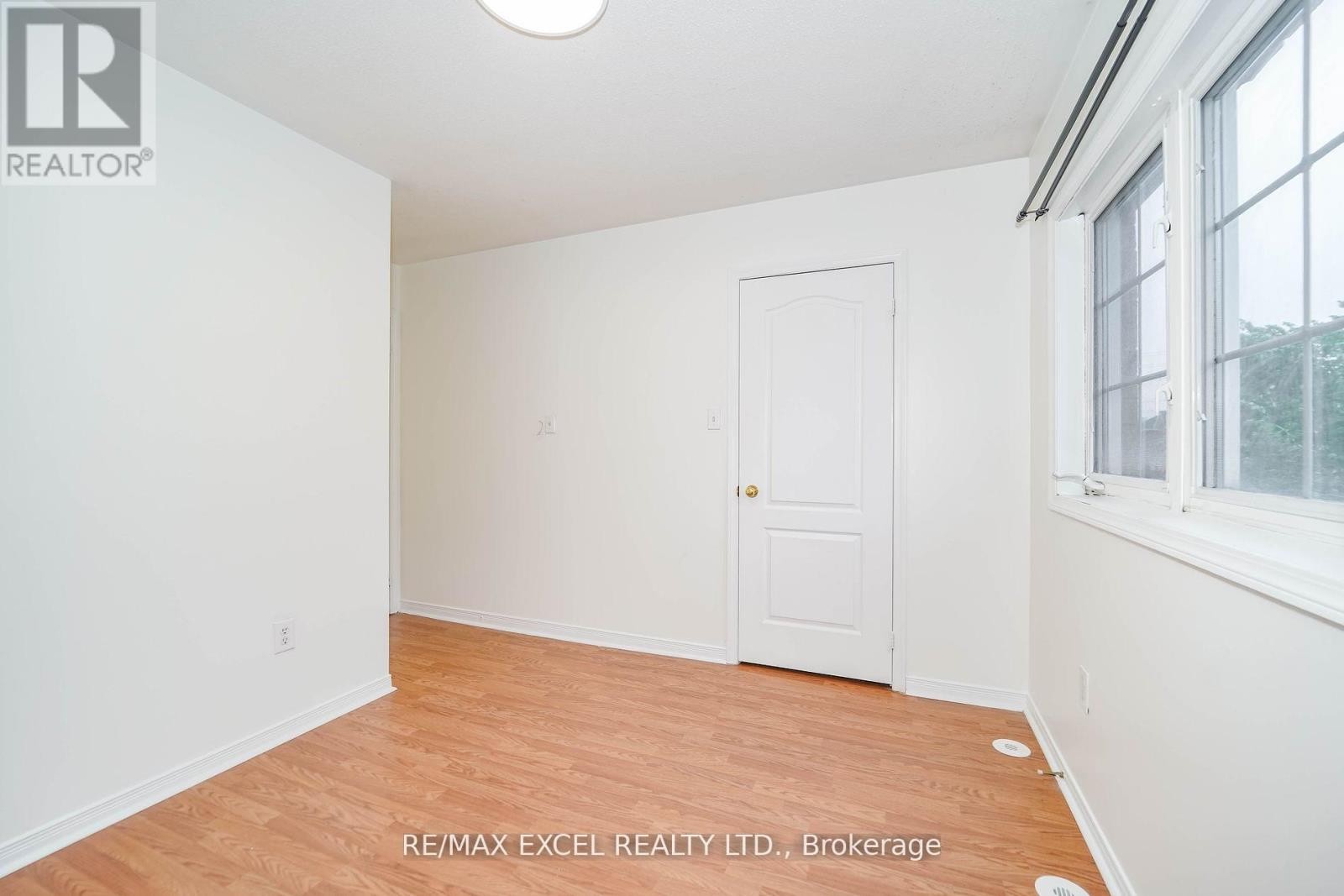 












4 - 2784 EGLINTON AVENUE E

,
Toronto (Eglinton East),




Ontario
M1J2C8

