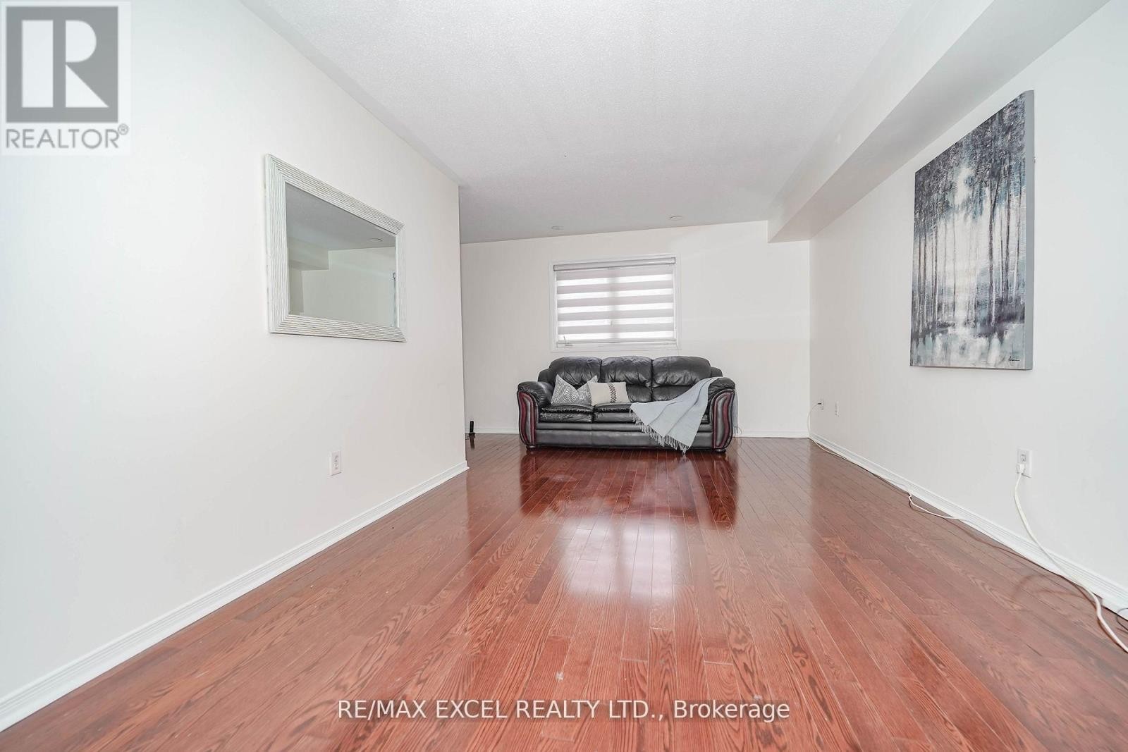 












4 - 2784 EGLINTON AVENUE E

,
Toronto (Eglinton East),




Ontario
M1J2C8

