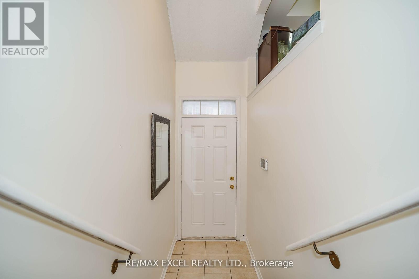 












4 - 2784 EGLINTON AVENUE E

,
Toronto (Eglinton East),




Ontario
M1J2C8

