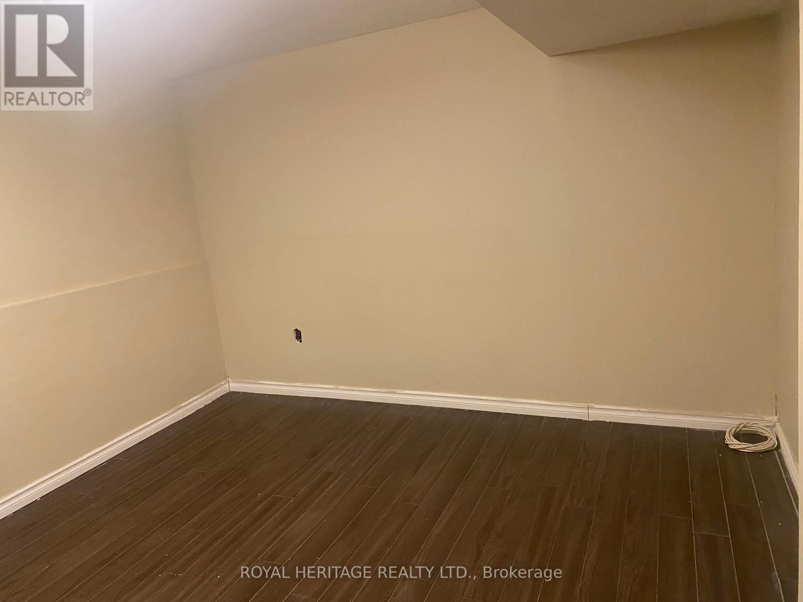 












8 RYECLIFFE COURT

,
Toronto (Rouge),




Ontario
M1B4W1

