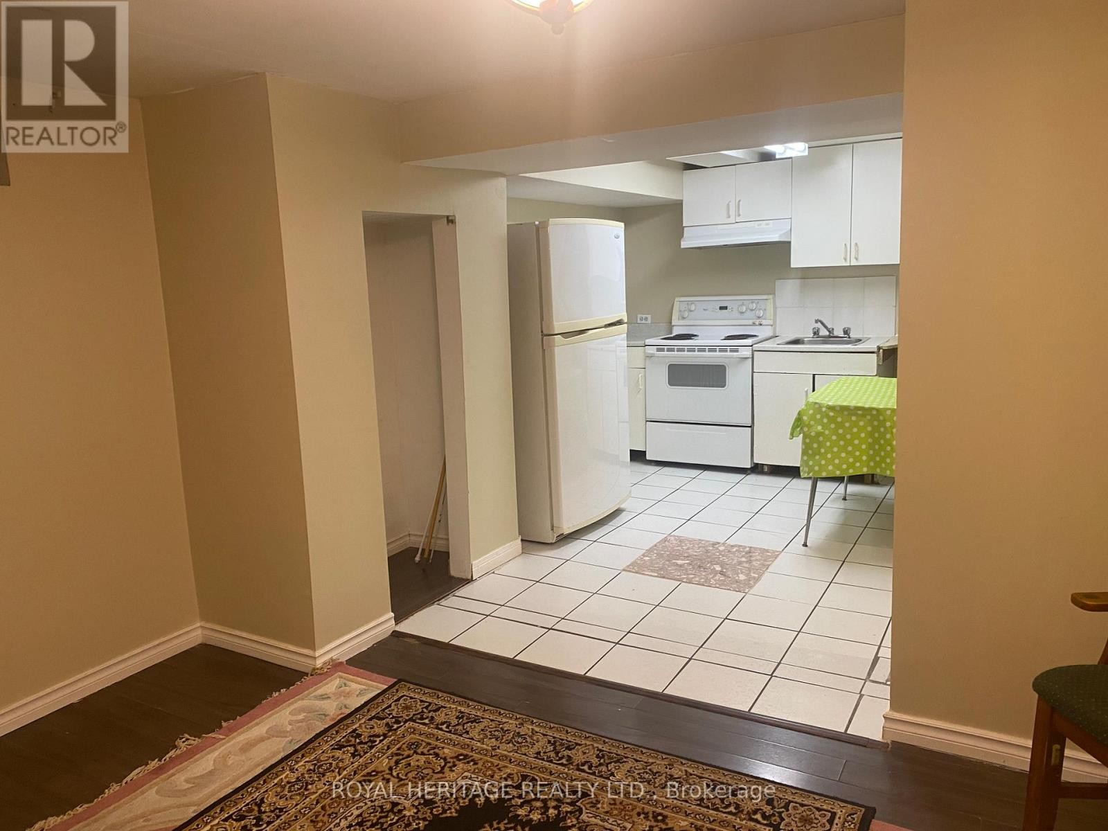 












8 RYECLIFFE COURT

,
Toronto (Rouge),




Ontario
M1B4W1

