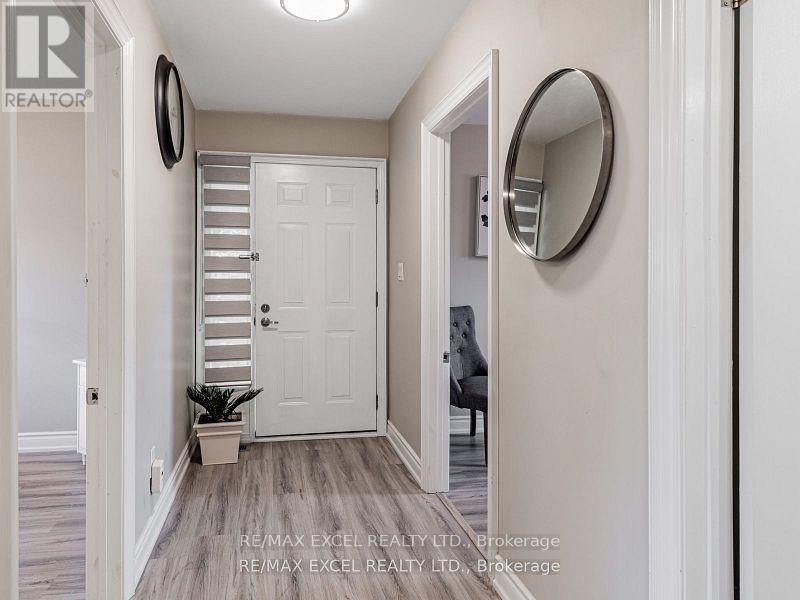 












657 OLD HARWOOD AVENUE

,
Ajax (Northwest Ajax),




Ontario
L1Z1E4

