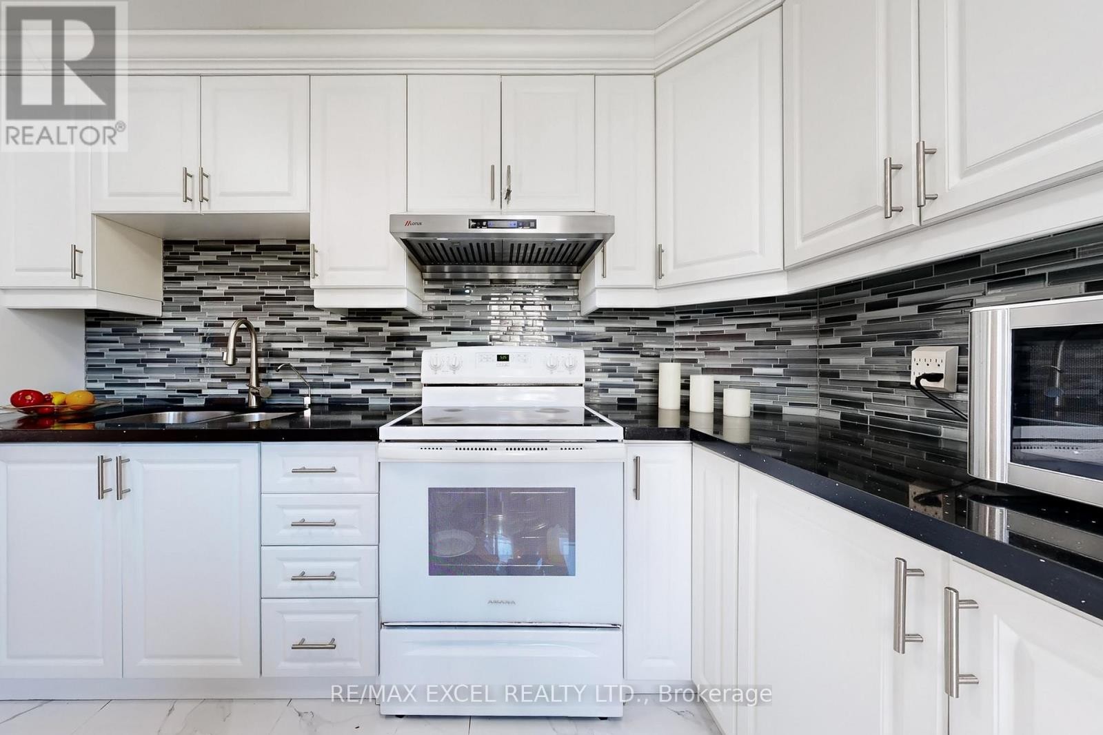 












29 GREEN SPRING DRIVE

,
Toronto (Milliken),




Ontario
M1V2A9

