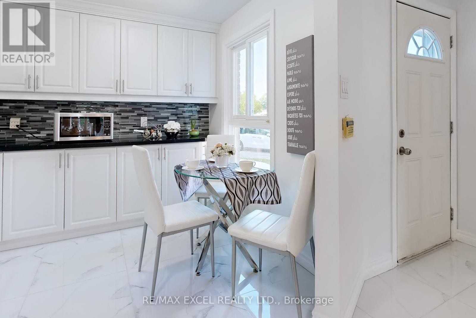 












29 GREEN SPRING DRIVE

,
Toronto (Milliken),




Ontario
M1V2A9

