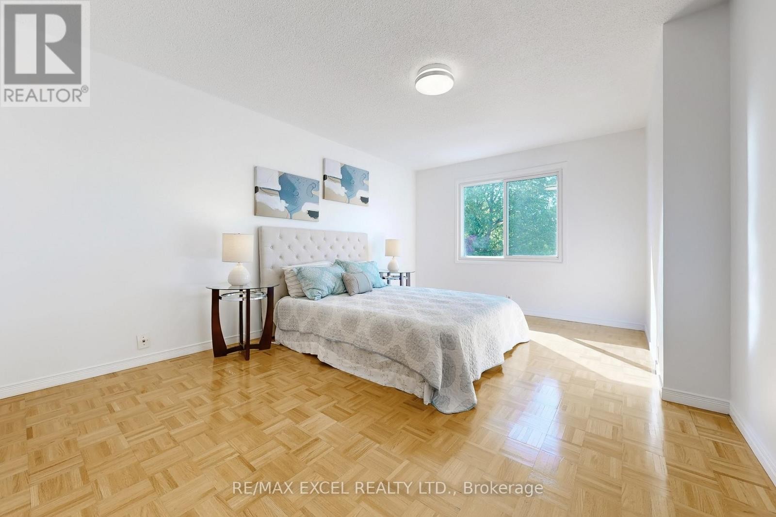 












29 GREEN SPRING DRIVE

,
Toronto (Milliken),




Ontario
M1V2A9

