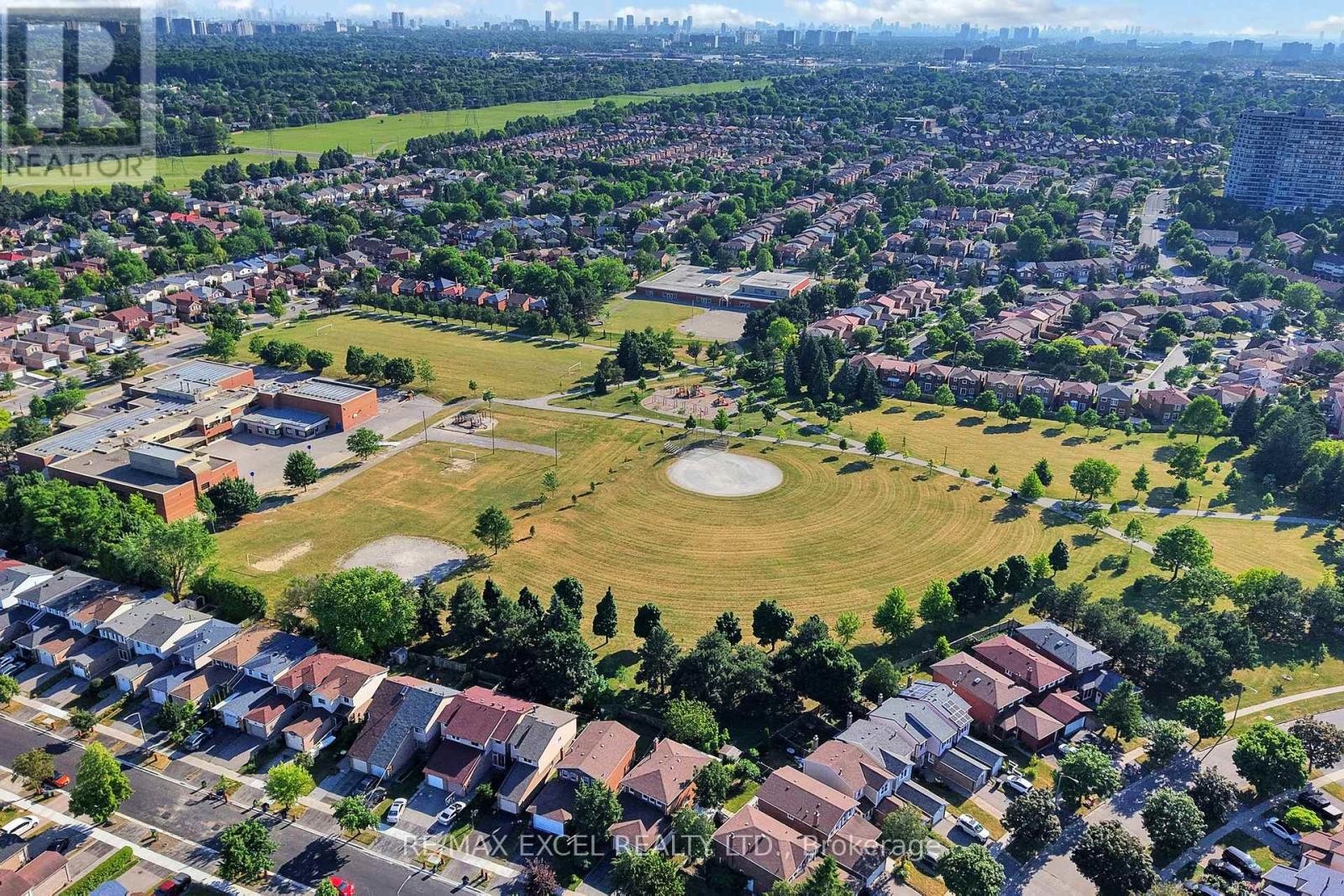 












29 GREEN SPRING DRIVE

,
Toronto (Milliken),




Ontario
M1V2A9

