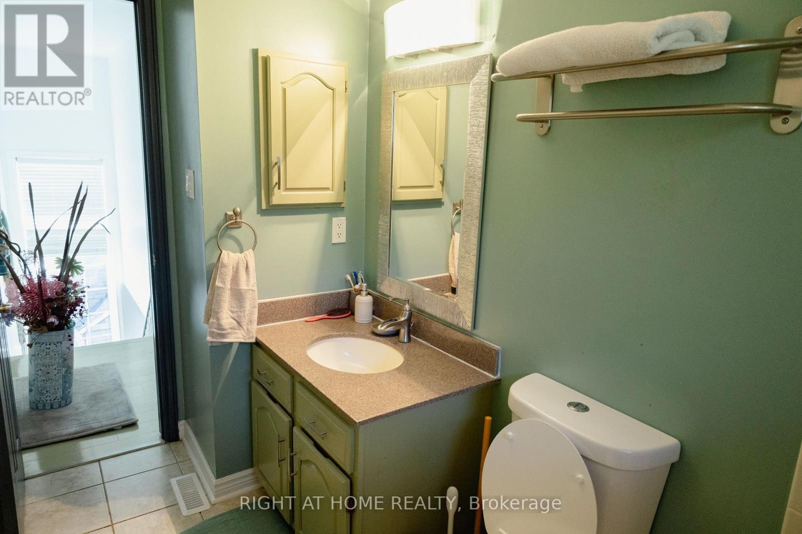 












D-7 - 1663 NASH ROAD

,
Clarington (Courtice),




Ontario
L1E1S8

