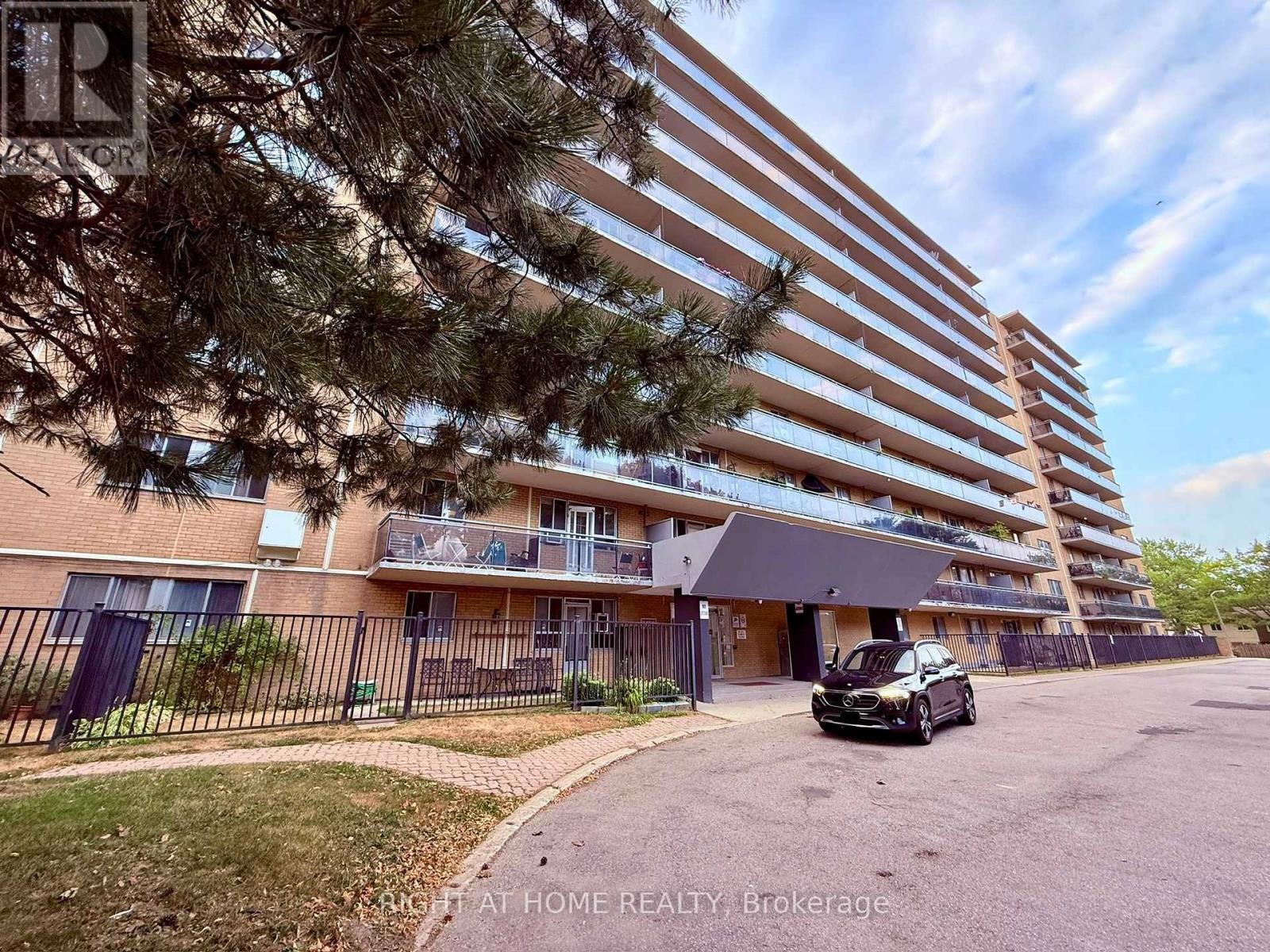 












216 - 100 DUNDALK DRIVE

,
Toronto (Dorset Park),




Ontario
M1P4V2

