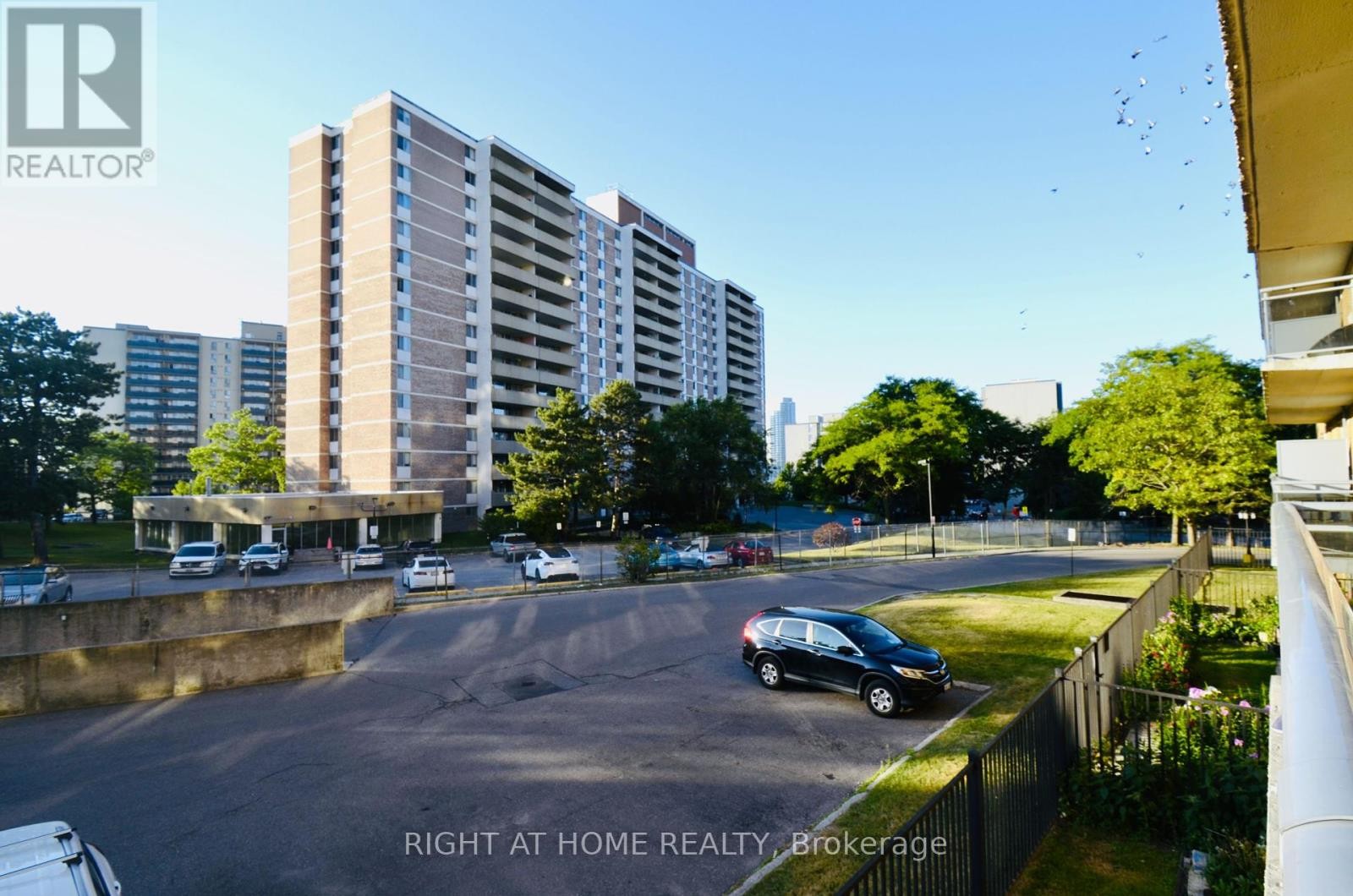 












216 - 100 DUNDALK DRIVE

,
Toronto (Dorset Park),




Ontario
M1P4V2

