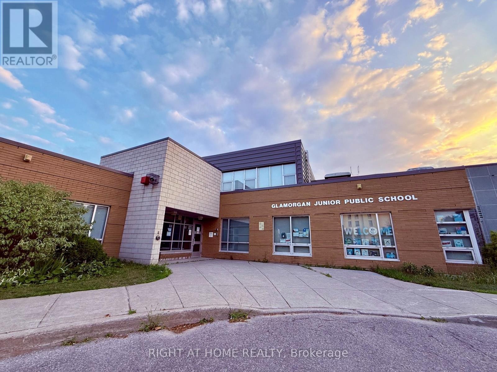 












216 - 100 DUNDALK DRIVE

,
Toronto (Dorset Park),




Ontario
M1P4V2

