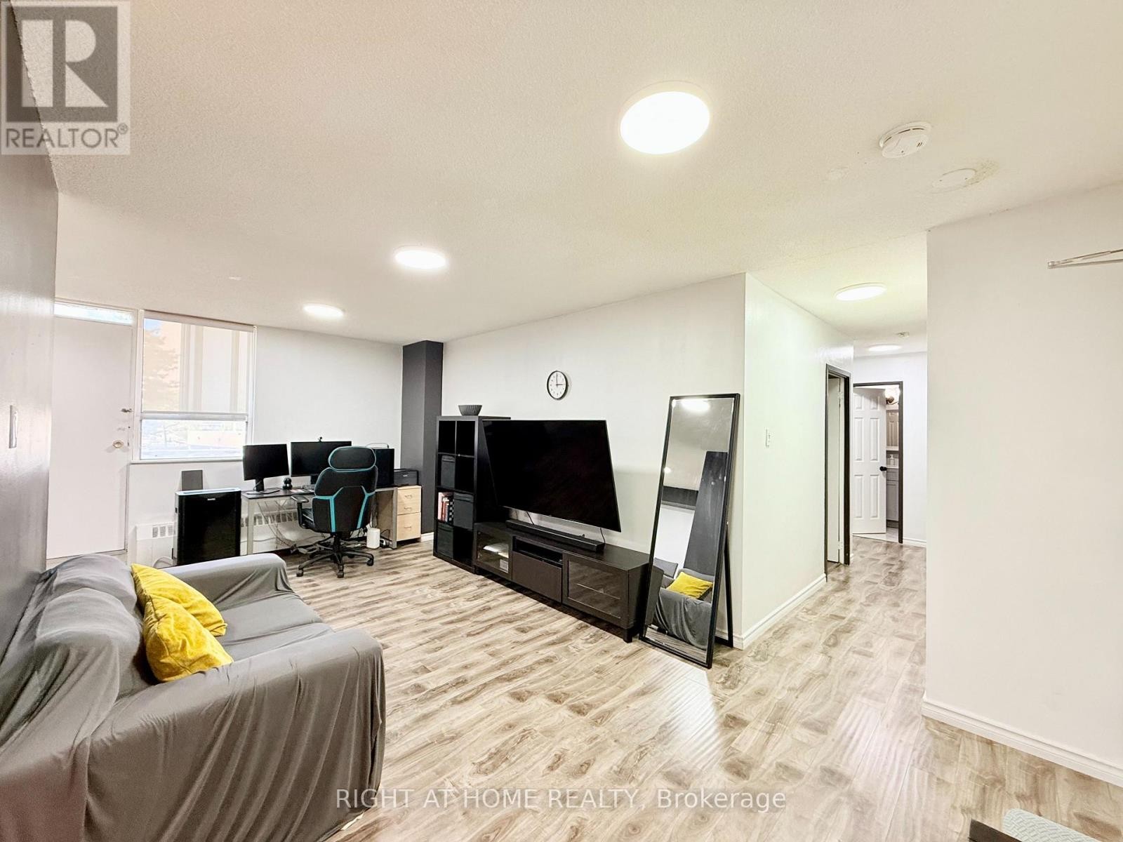 












216 - 100 DUNDALK DRIVE

,
Toronto (Dorset Park),




Ontario
M1P4V2


