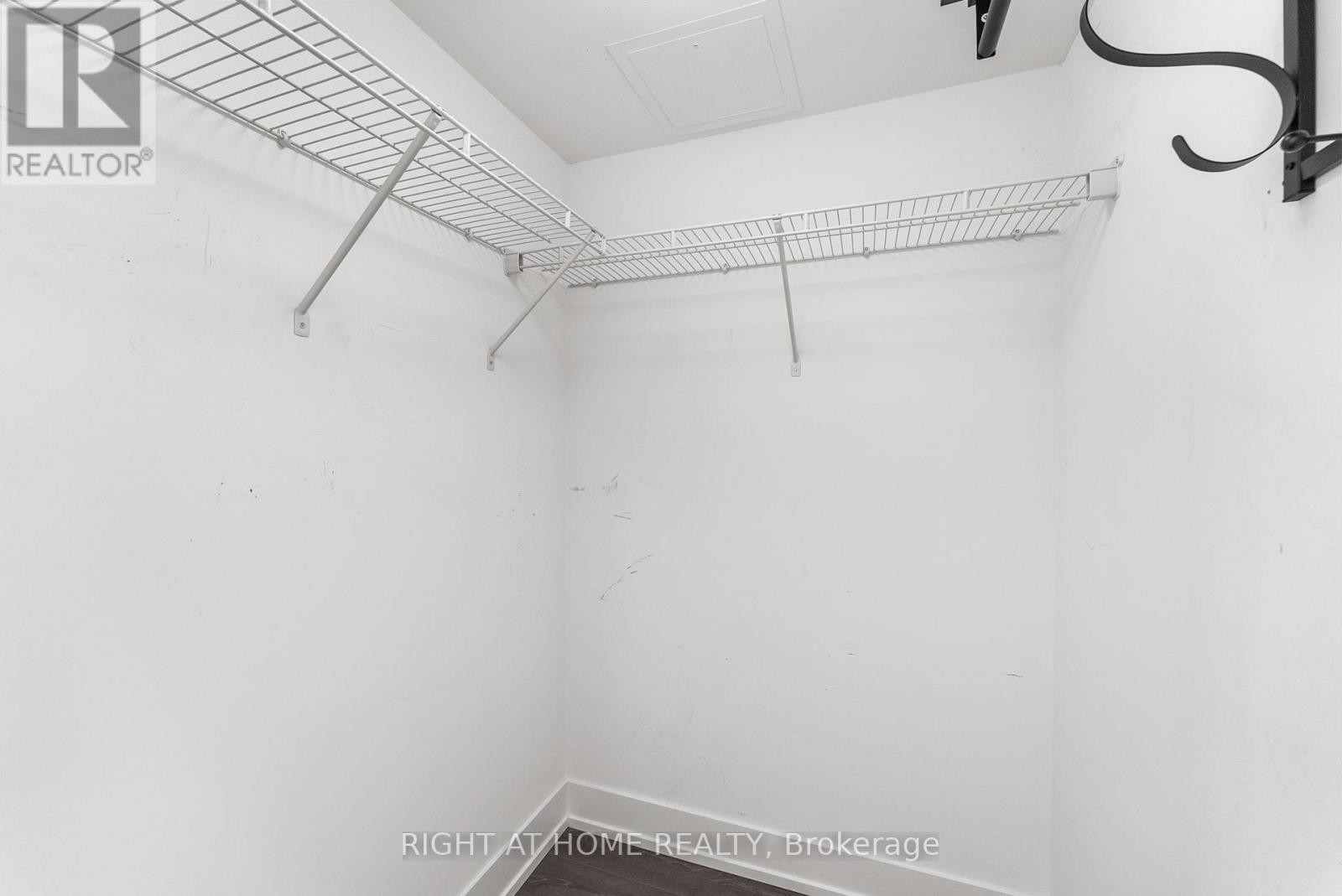












1504 - 1255 BAYLY STREET

,
Pickering (Bay Ridges),




Ontario
L1W0B5

