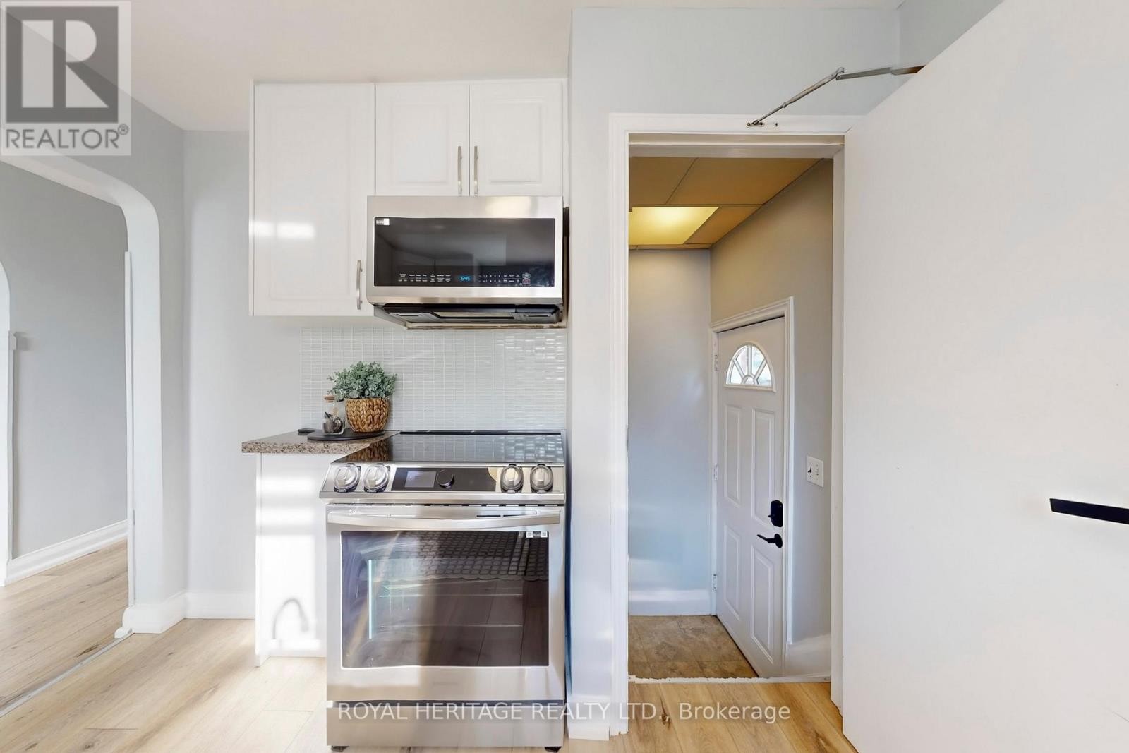 












233 PALACE STREET

,
Whitby (Downtown Whitby),




Ontario
L1N5G1

