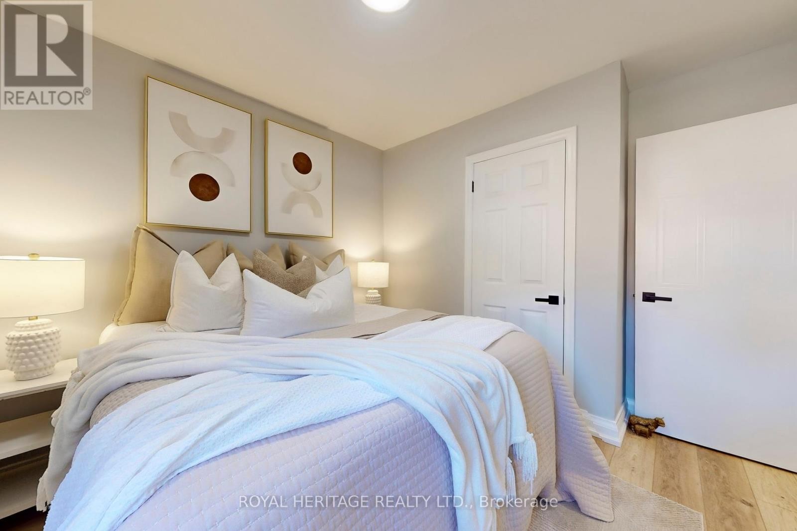 












233 PALACE STREET

,
Whitby (Downtown Whitby),




Ontario
L1N5G1

