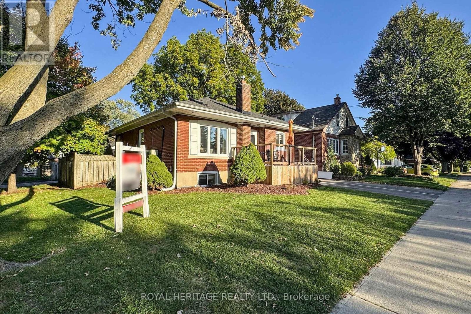 












233 PALACE STREET

,
Whitby (Downtown Whitby),




Ontario
L1N5G1

