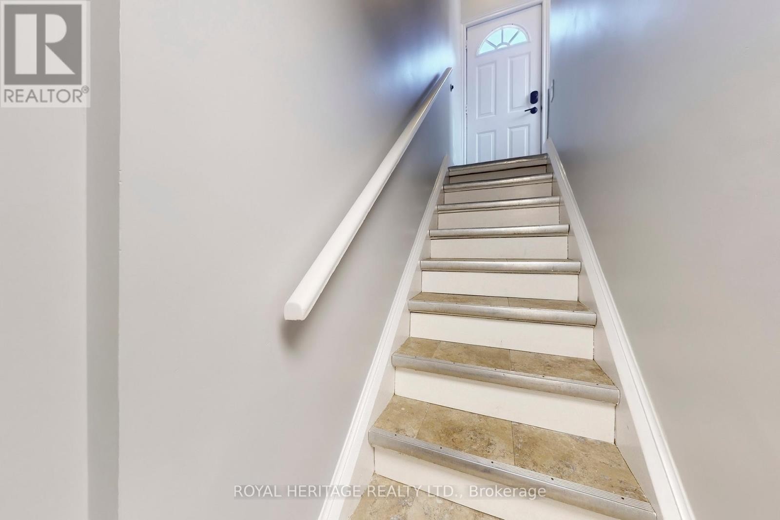 












233 PALACE STREET

,
Whitby (Downtown Whitby),




Ontario
L1N5G1

