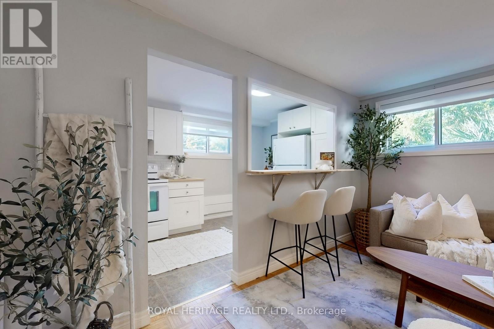 












233 PALACE STREET

,
Whitby (Downtown Whitby),




Ontario
L1N5G1

