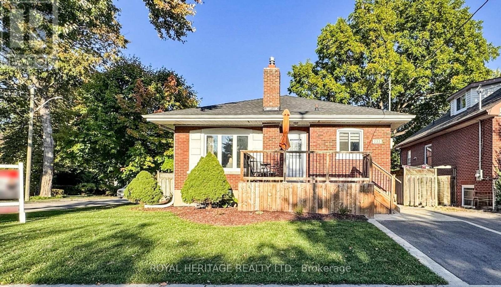 












233 PALACE STREET

,
Whitby (Downtown Whitby),




Ontario
L1N5G1

