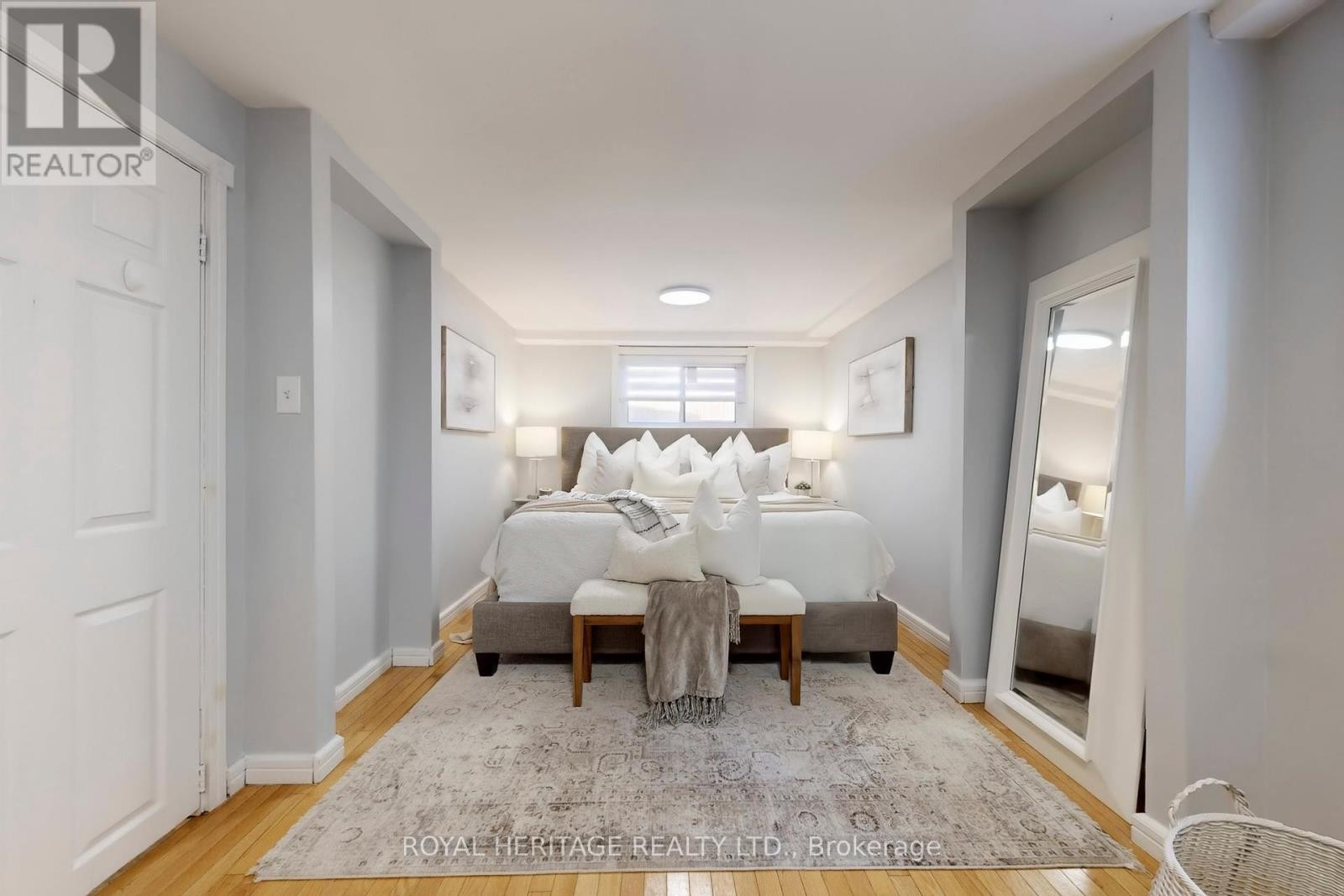 












233 PALACE STREET

,
Whitby (Downtown Whitby),




Ontario
L1N5G1

