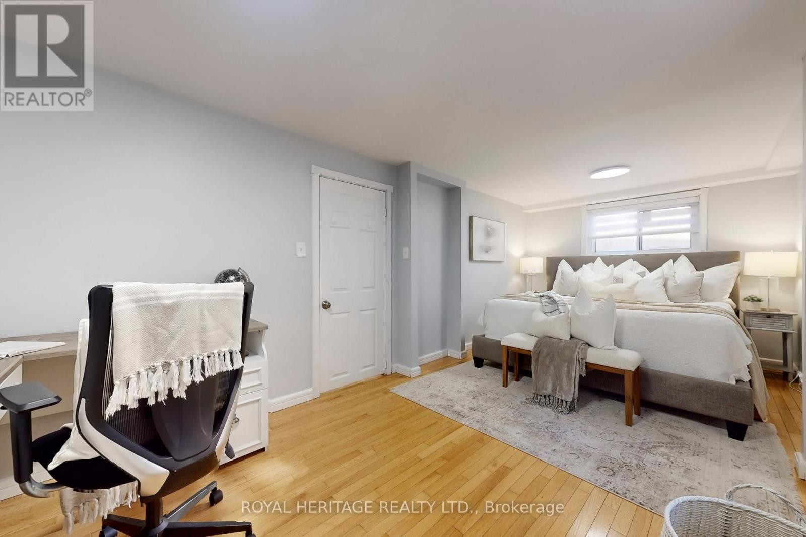 












233 PALACE STREET

,
Whitby (Downtown Whitby),




Ontario
L1N5G1

