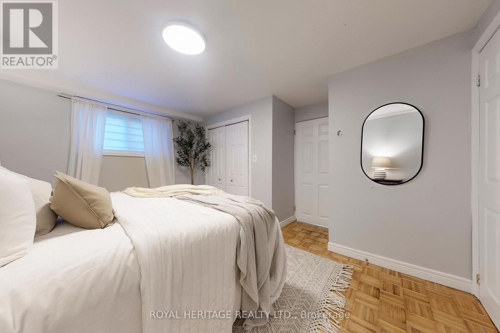 












233 PALACE STREET

,
Whitby (Downtown Whitby),




Ontario
L1N5G1

