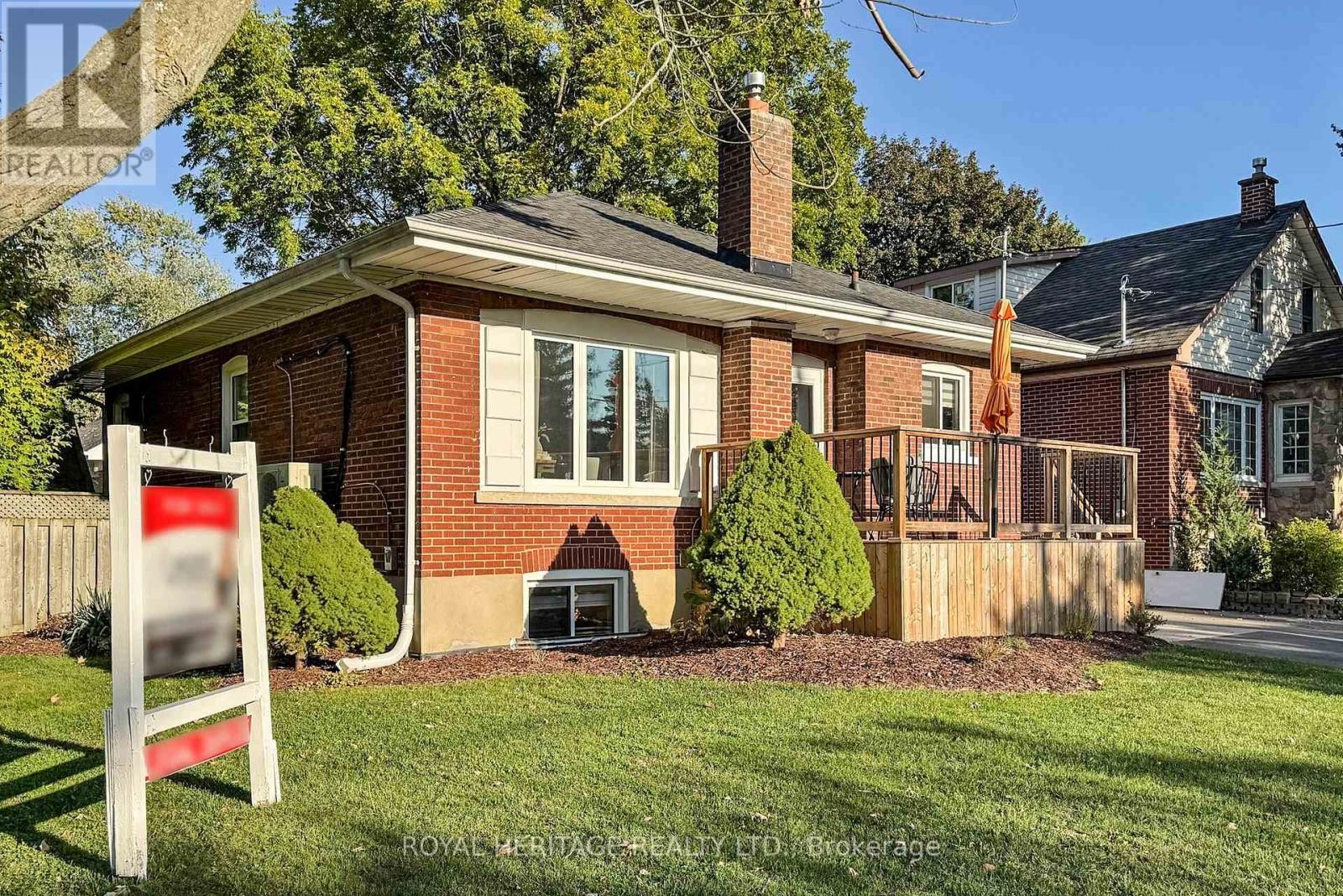 












233 PALACE STREET

,
Whitby (Downtown Whitby),




Ontario
L1N5G1

