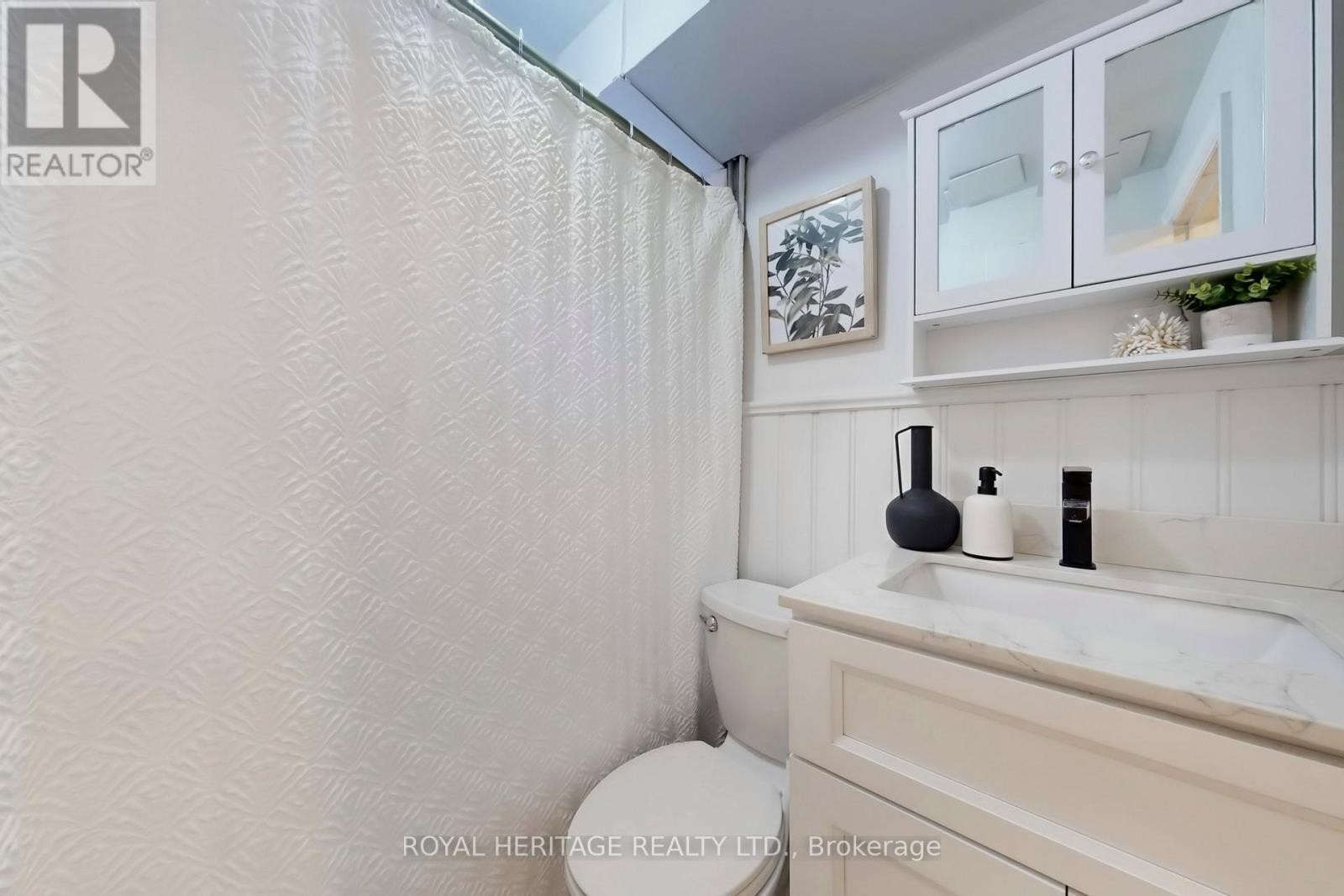 












233 PALACE STREET

,
Whitby (Downtown Whitby),




Ontario
L1N5G1

