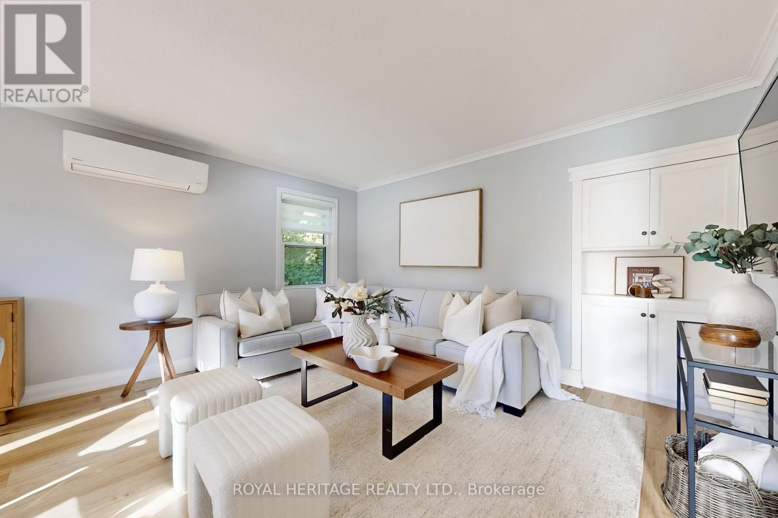 












233 PALACE STREET

,
Whitby (Downtown Whitby),




Ontario
L1N5G1

