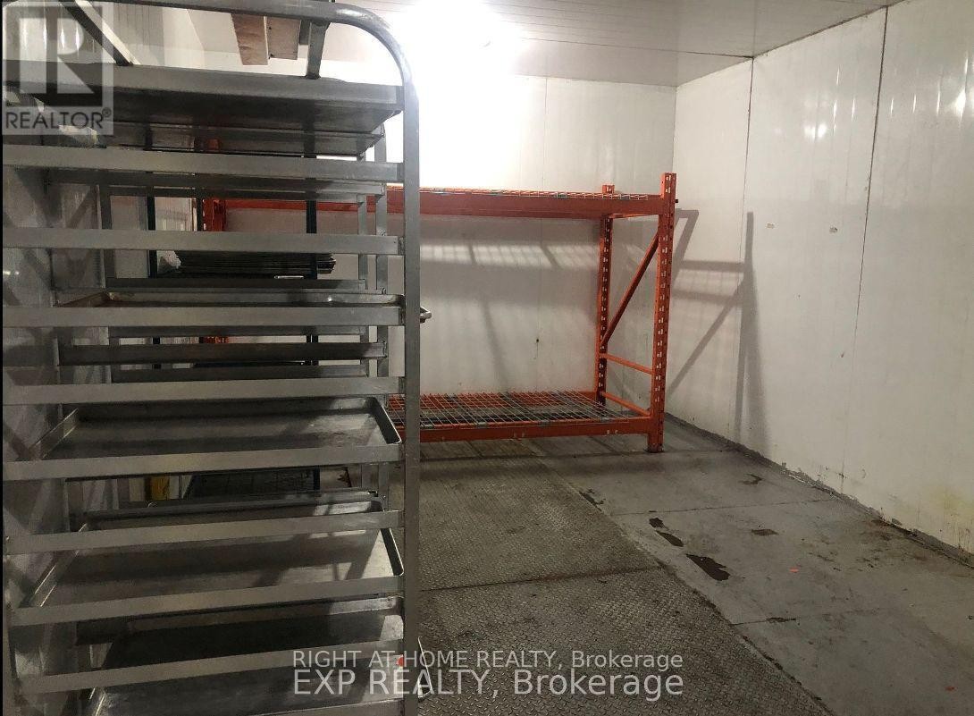 












348 BROADVIEW AVENUE

,
Toronto (South Riverdale),




Ontario
M4M2G9

