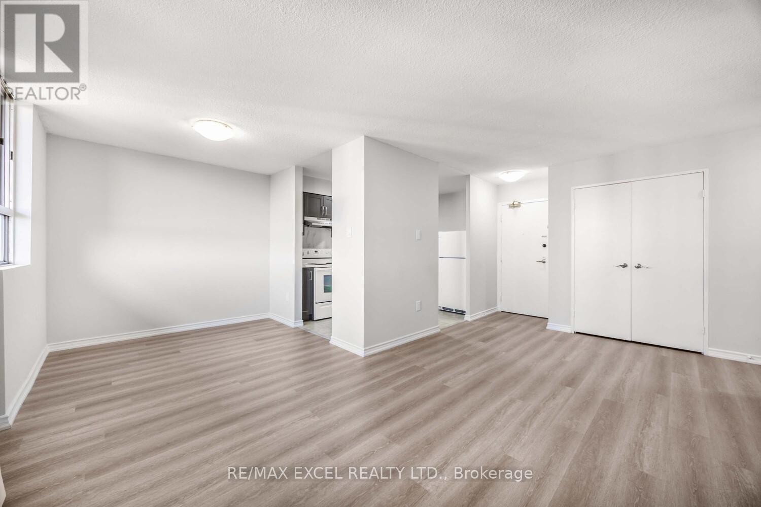 












817 - 100 DUNDALK DRIVE

,
Toronto (Dorset Park),




Ontario
M1P4V2

